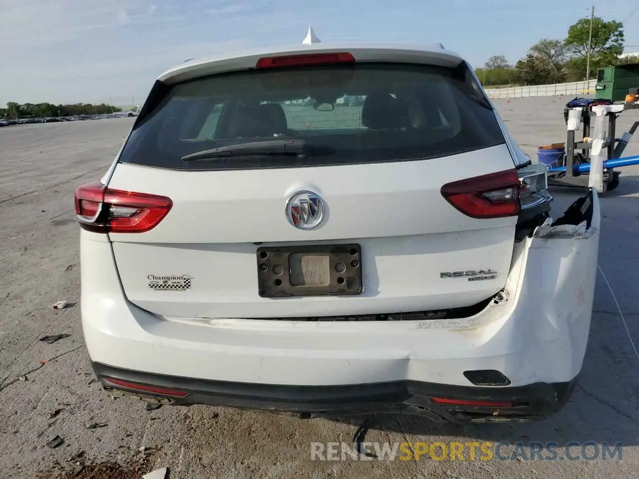 6 Photograph of a damaged car W04GU8SXXK1002258 BUICK REGAL 2019