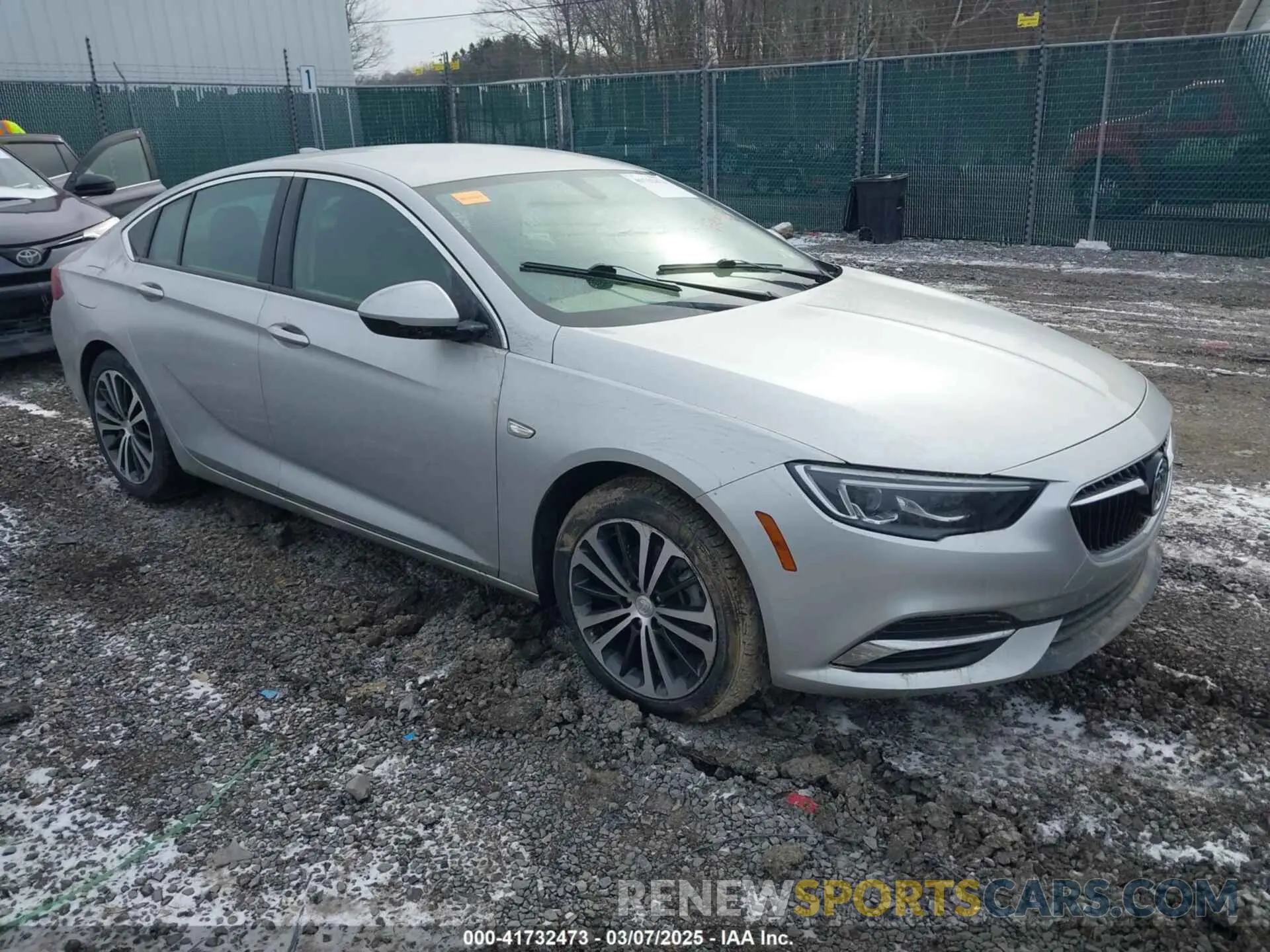 1 Photograph of a damaged car W04GL6SX6K1010154 BUICK REGAL SPORTBACK 2019