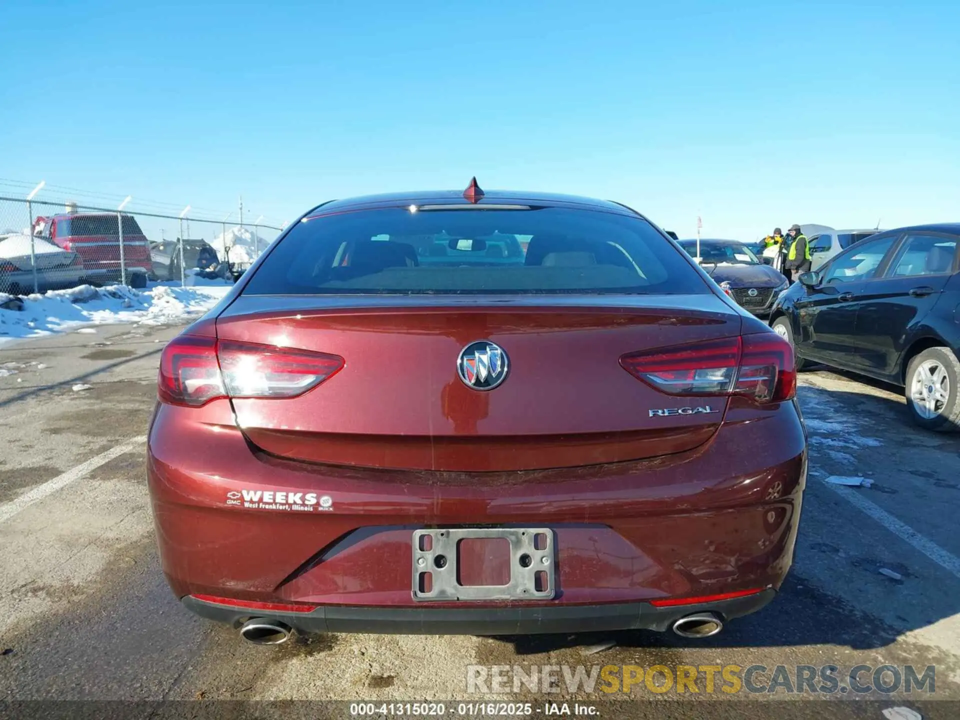 17 Photograph of a damaged car W04GM6SX0K1008235 BUICK REGAL SPORTBACK 2019