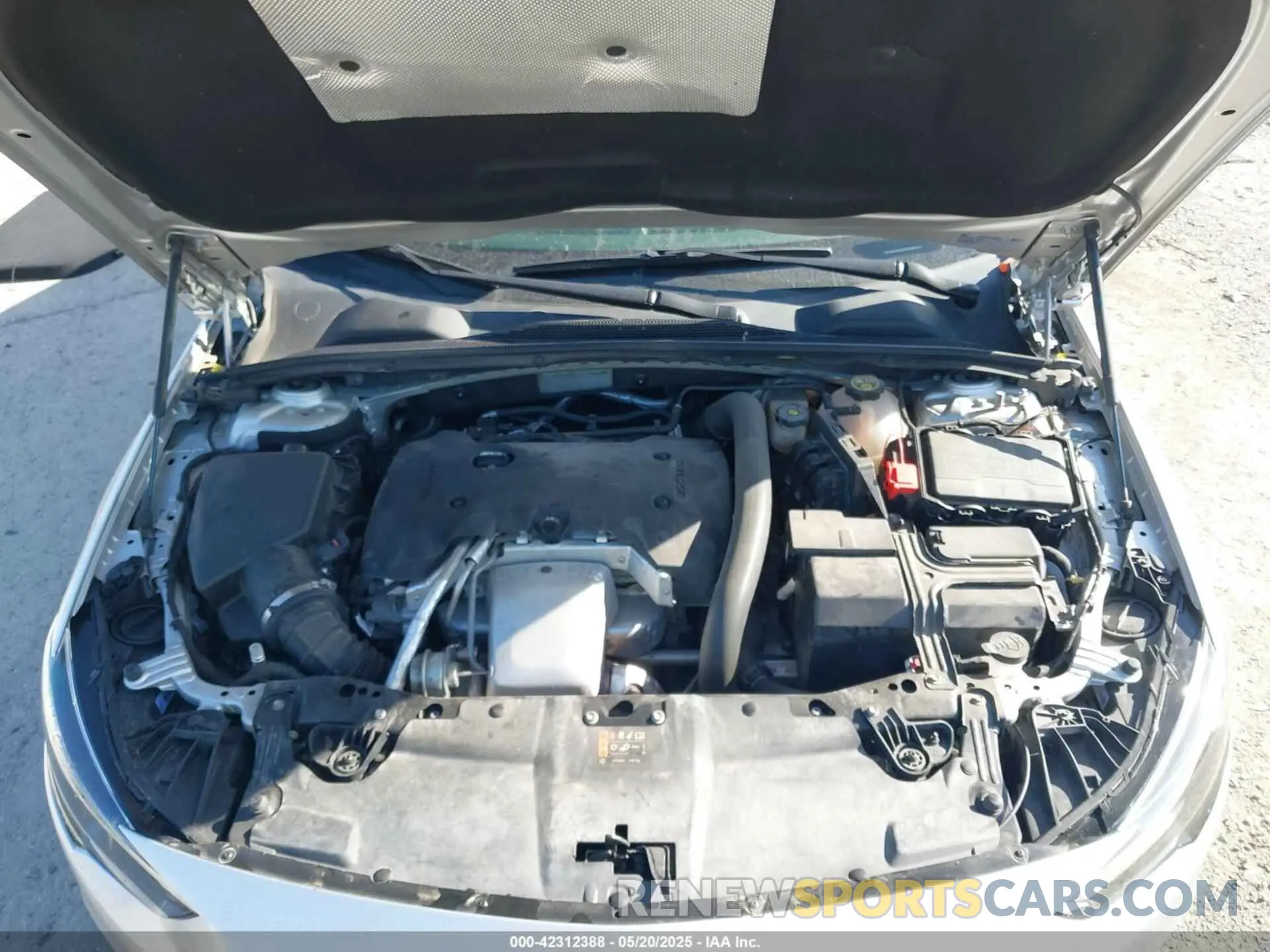 10 Photograph of a damaged car W04GM6SX3K1069840 BUICK REGAL SPORTBACK 2019