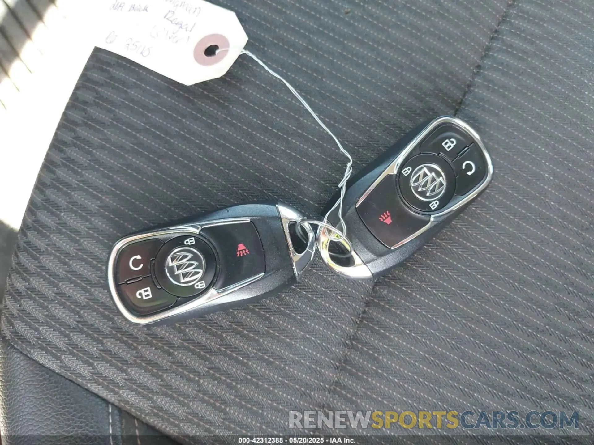 11 Photograph of a damaged car W04GM6SX3K1069840 BUICK REGAL SPORTBACK 2019