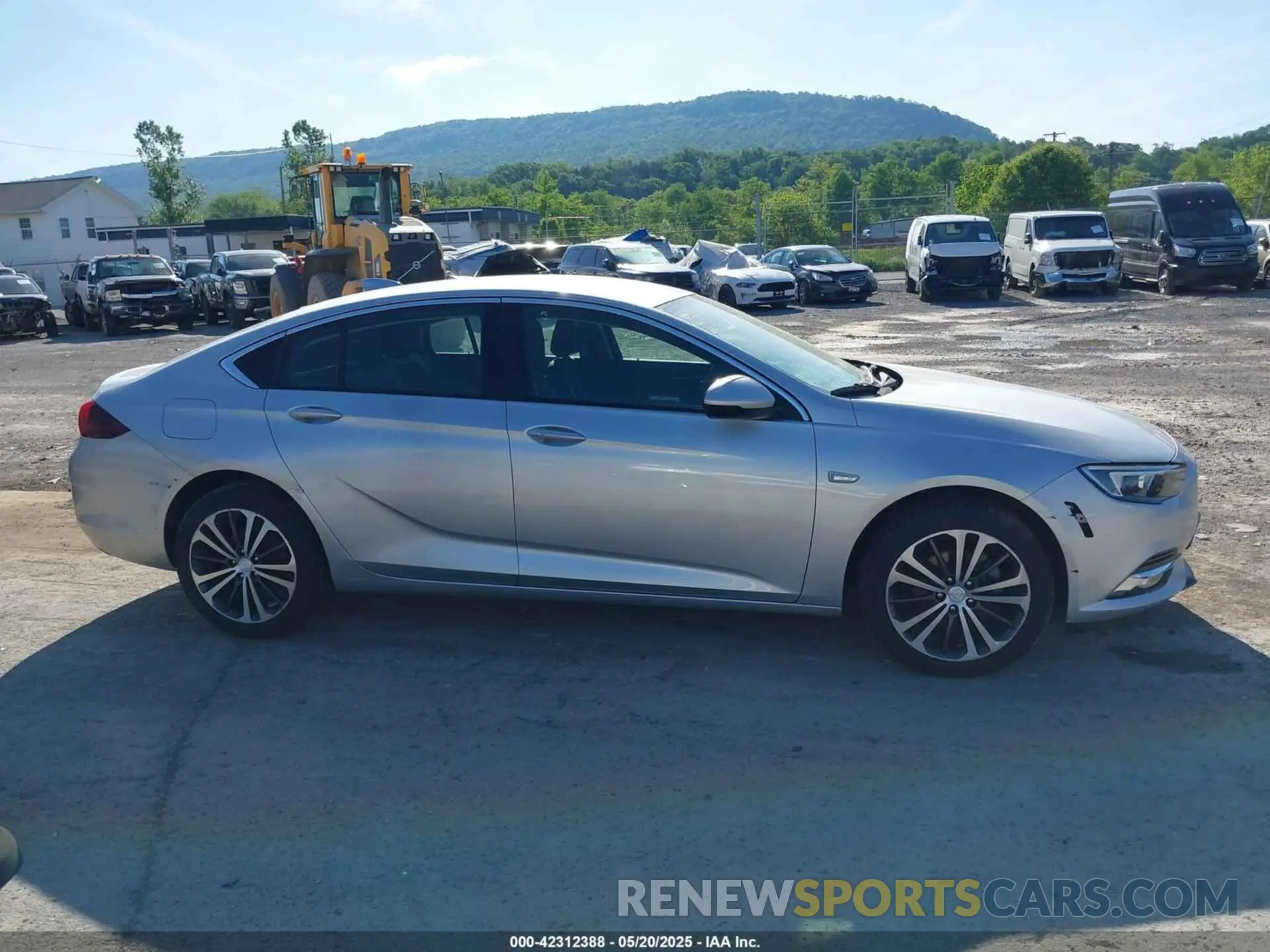 13 Photograph of a damaged car W04GM6SX3K1069840 BUICK REGAL SPORTBACK 2019