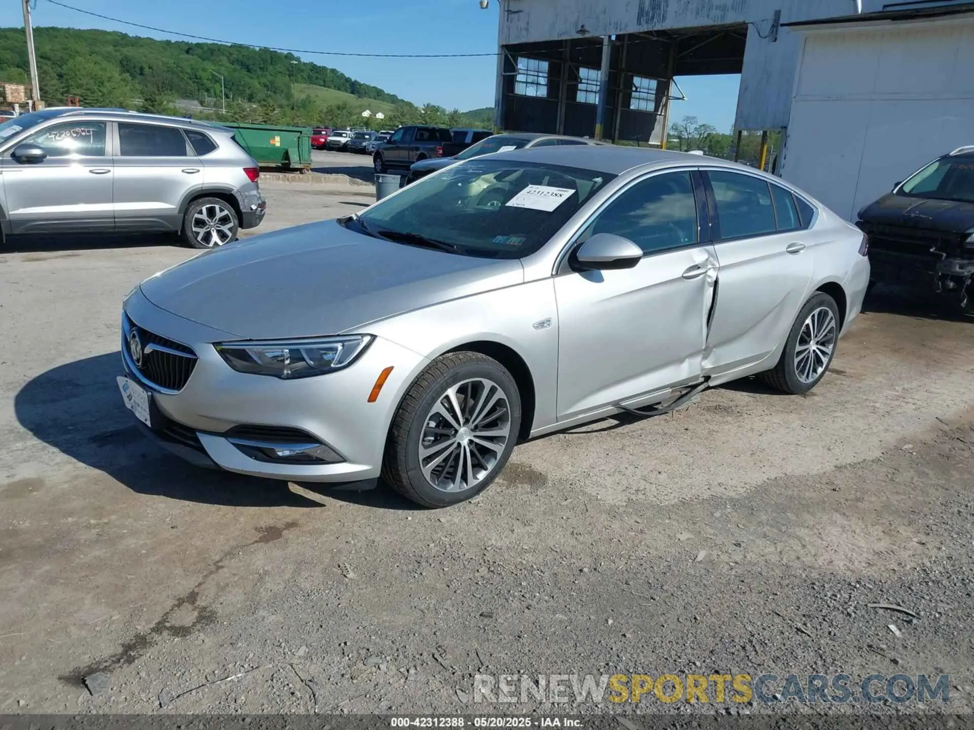 2 Photograph of a damaged car W04GM6SX3K1069840 BUICK REGAL SPORTBACK 2019
