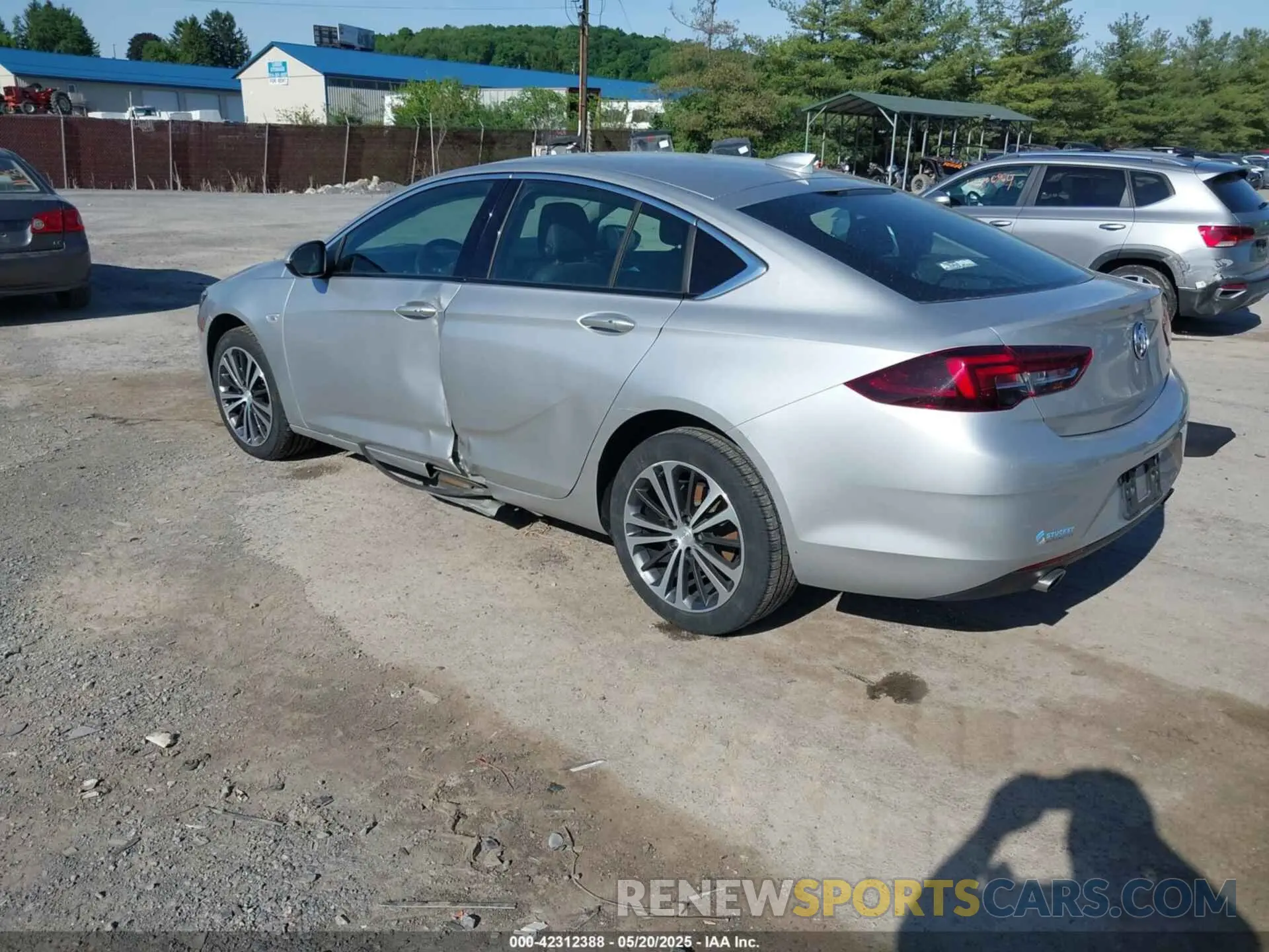 3 Photograph of a damaged car W04GM6SX3K1069840 BUICK REGAL SPORTBACK 2019
