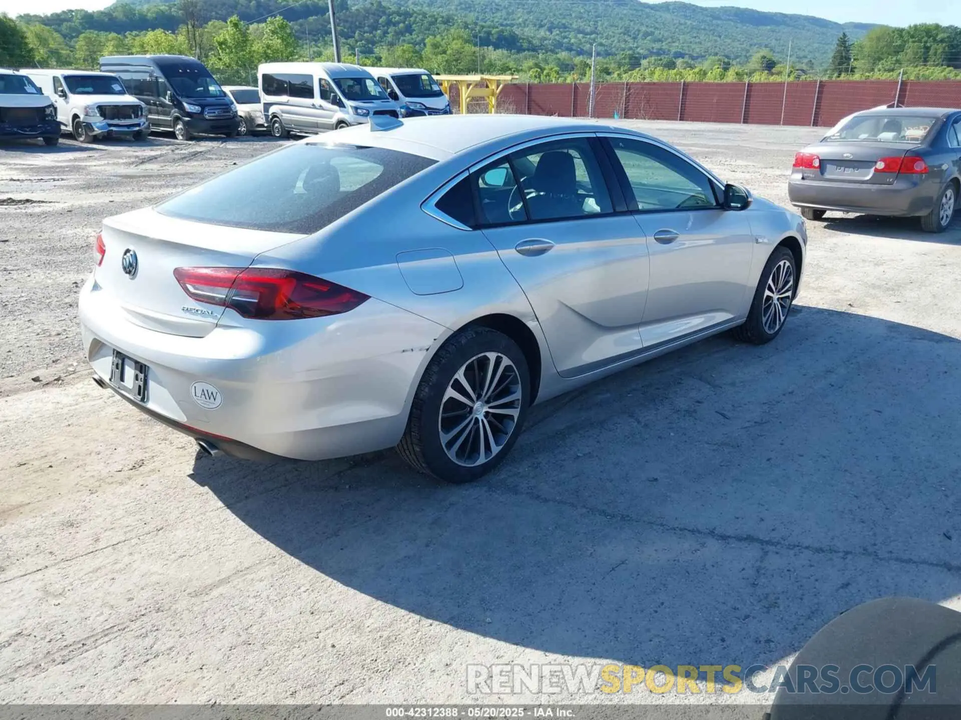 4 Photograph of a damaged car W04GM6SX3K1069840 BUICK REGAL SPORTBACK 2019