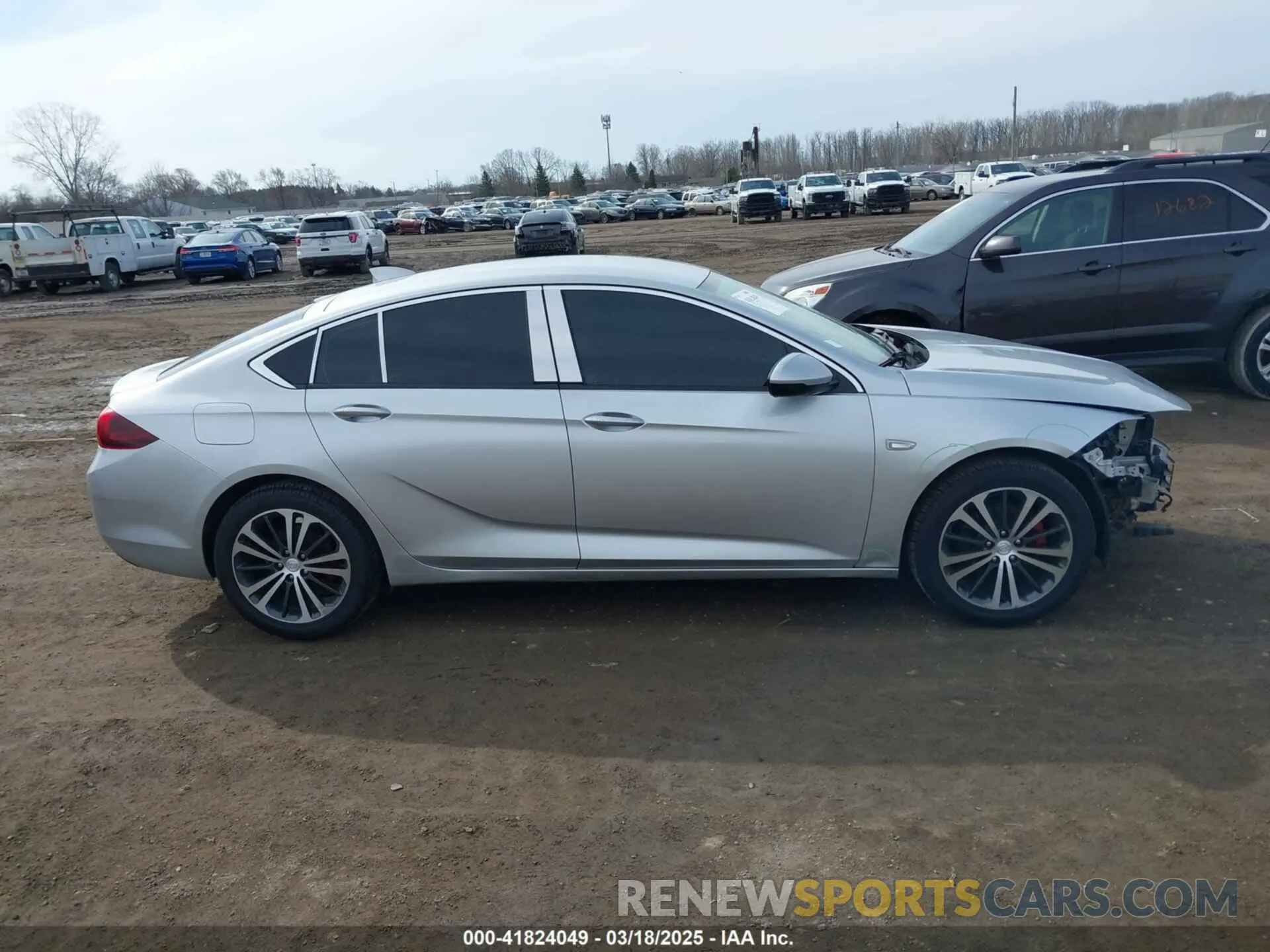 13 Photograph of a damaged car W04GM6SX6K1066687 BUICK REGAL SPORTBACK 2019