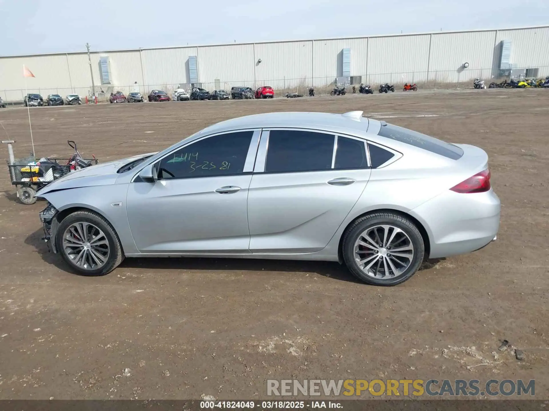 14 Photograph of a damaged car W04GM6SX6K1066687 BUICK REGAL SPORTBACK 2019