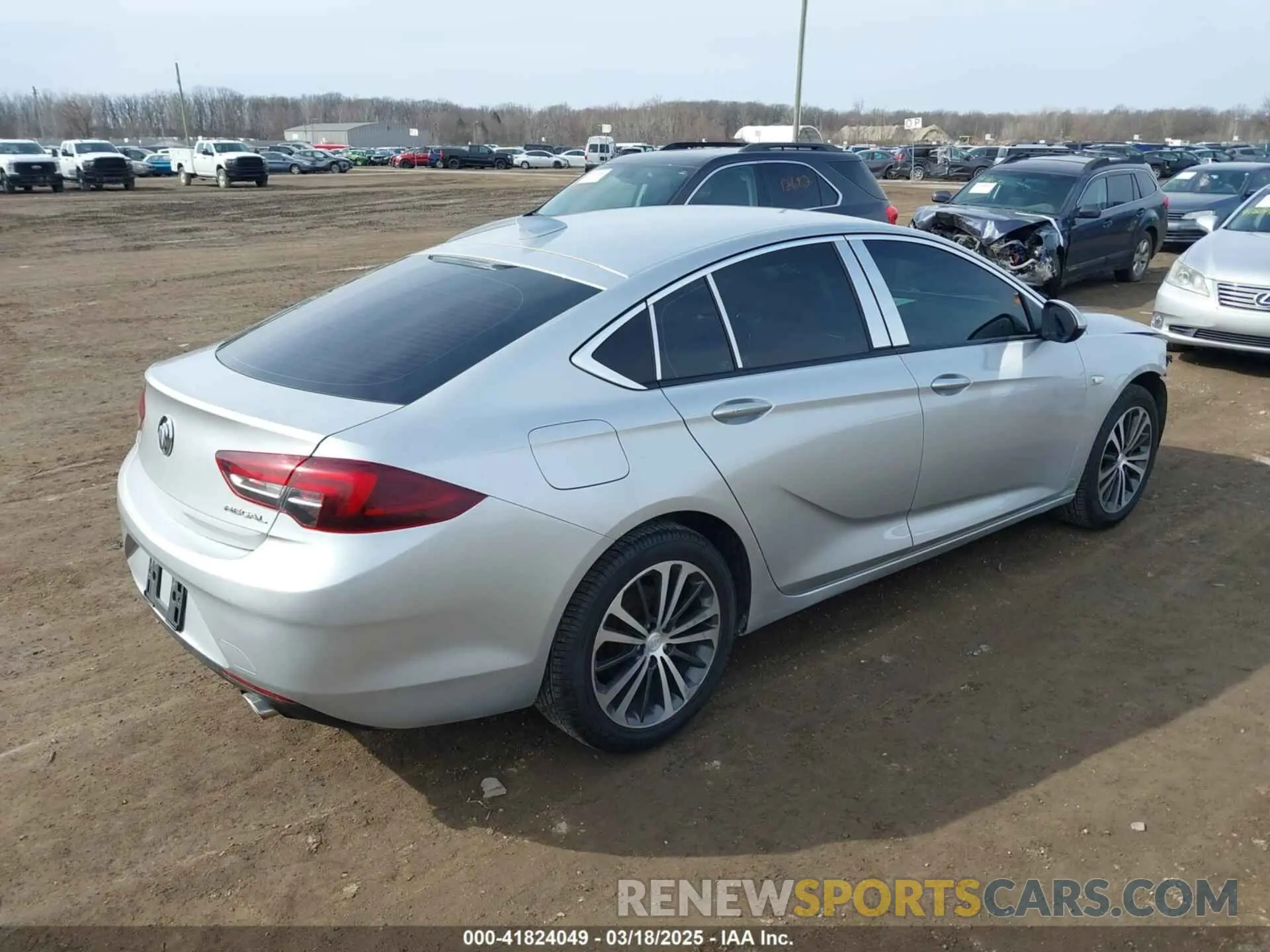4 Photograph of a damaged car W04GM6SX6K1066687 BUICK REGAL SPORTBACK 2019