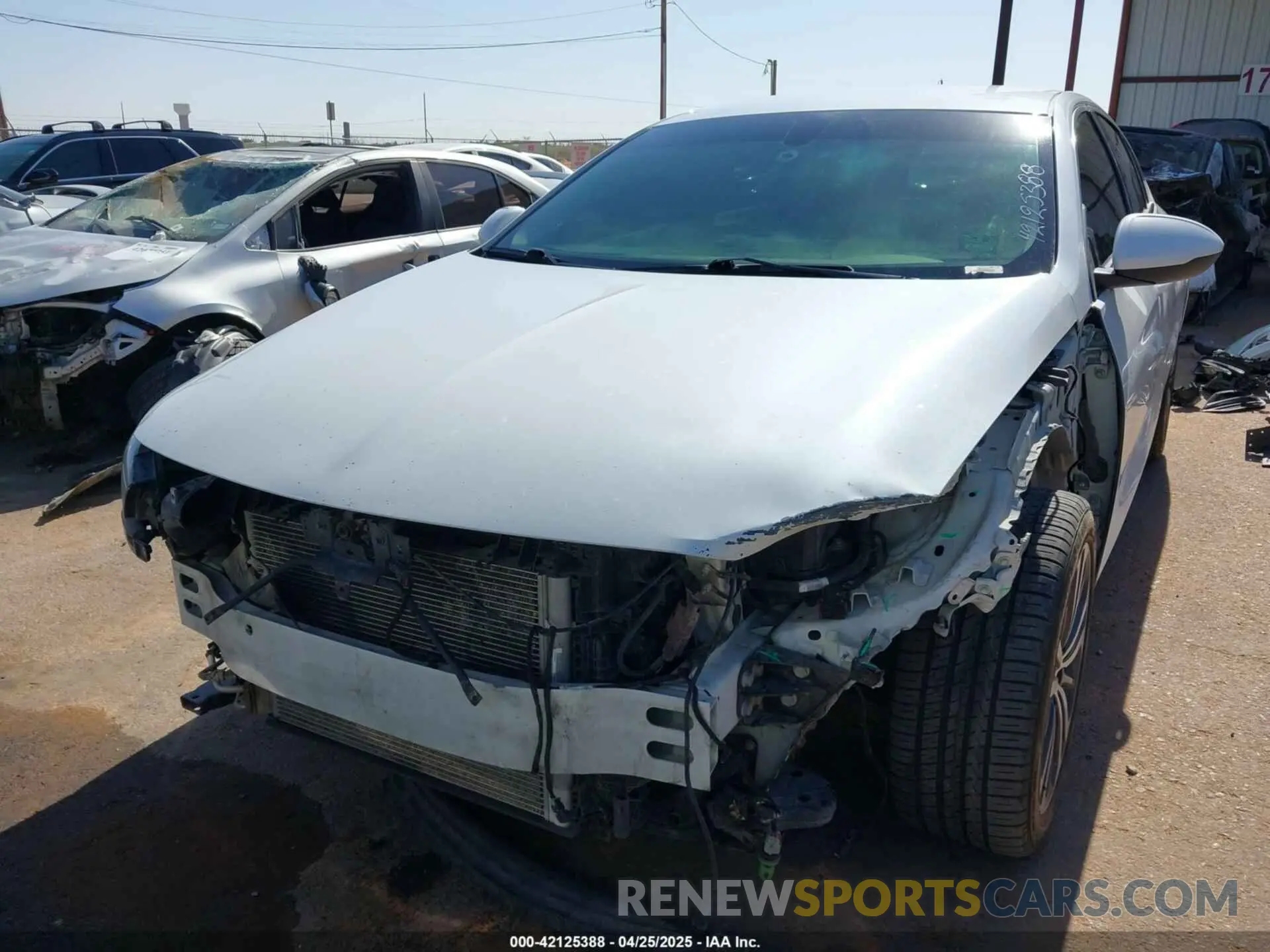 13 Photograph of a damaged car W04GP6SX5K1033588 BUICK REGAL SPORTBACK 2019
