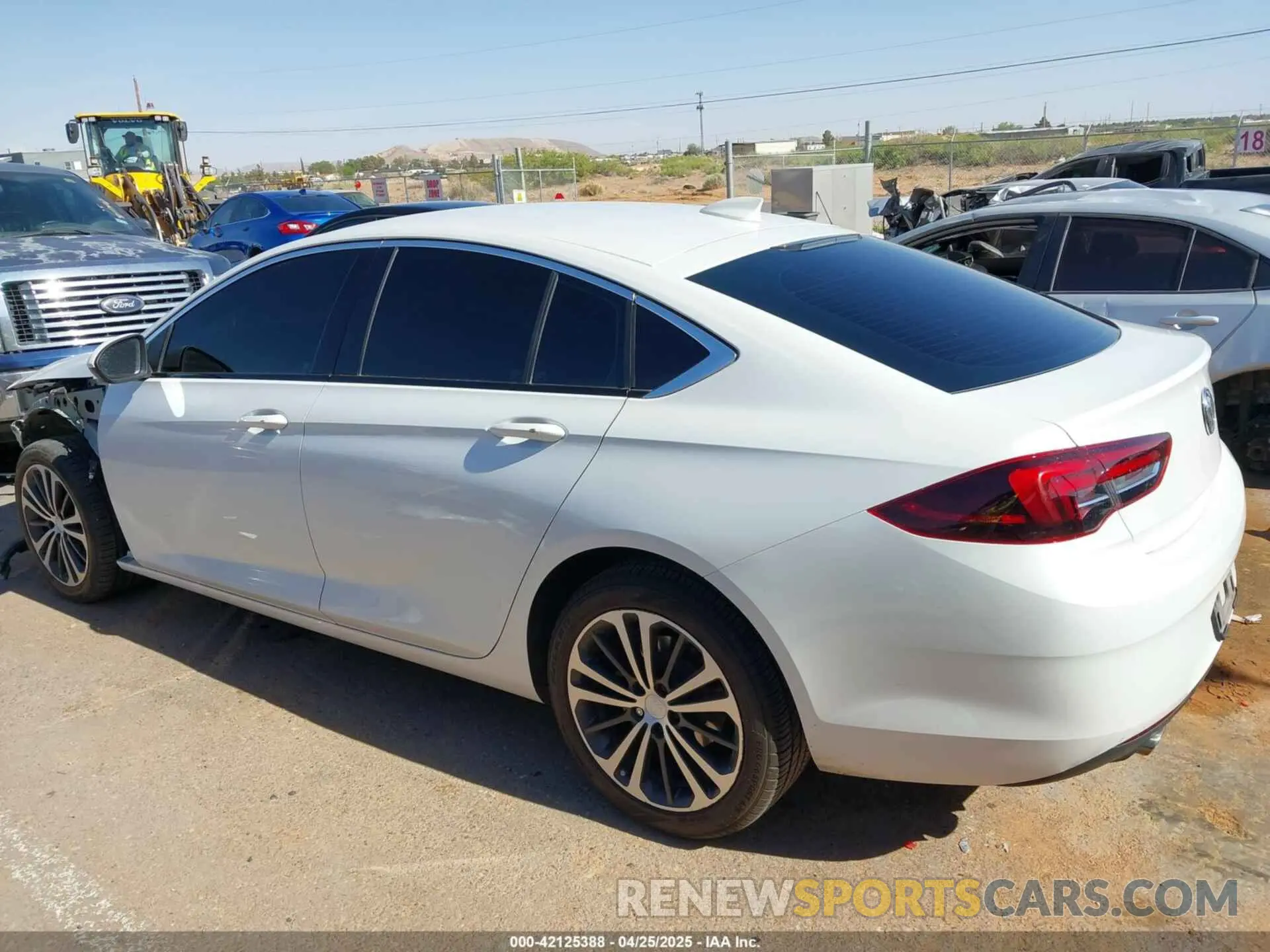 15 Photograph of a damaged car W04GP6SX5K1033588 BUICK REGAL SPORTBACK 2019