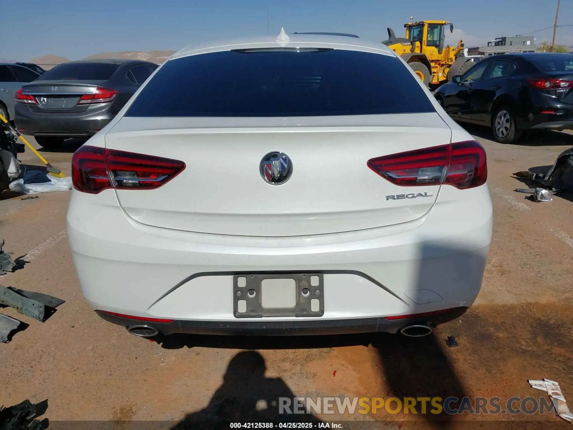 17 Photograph of a damaged car W04GP6SX5K1033588 BUICK REGAL SPORTBACK 2019