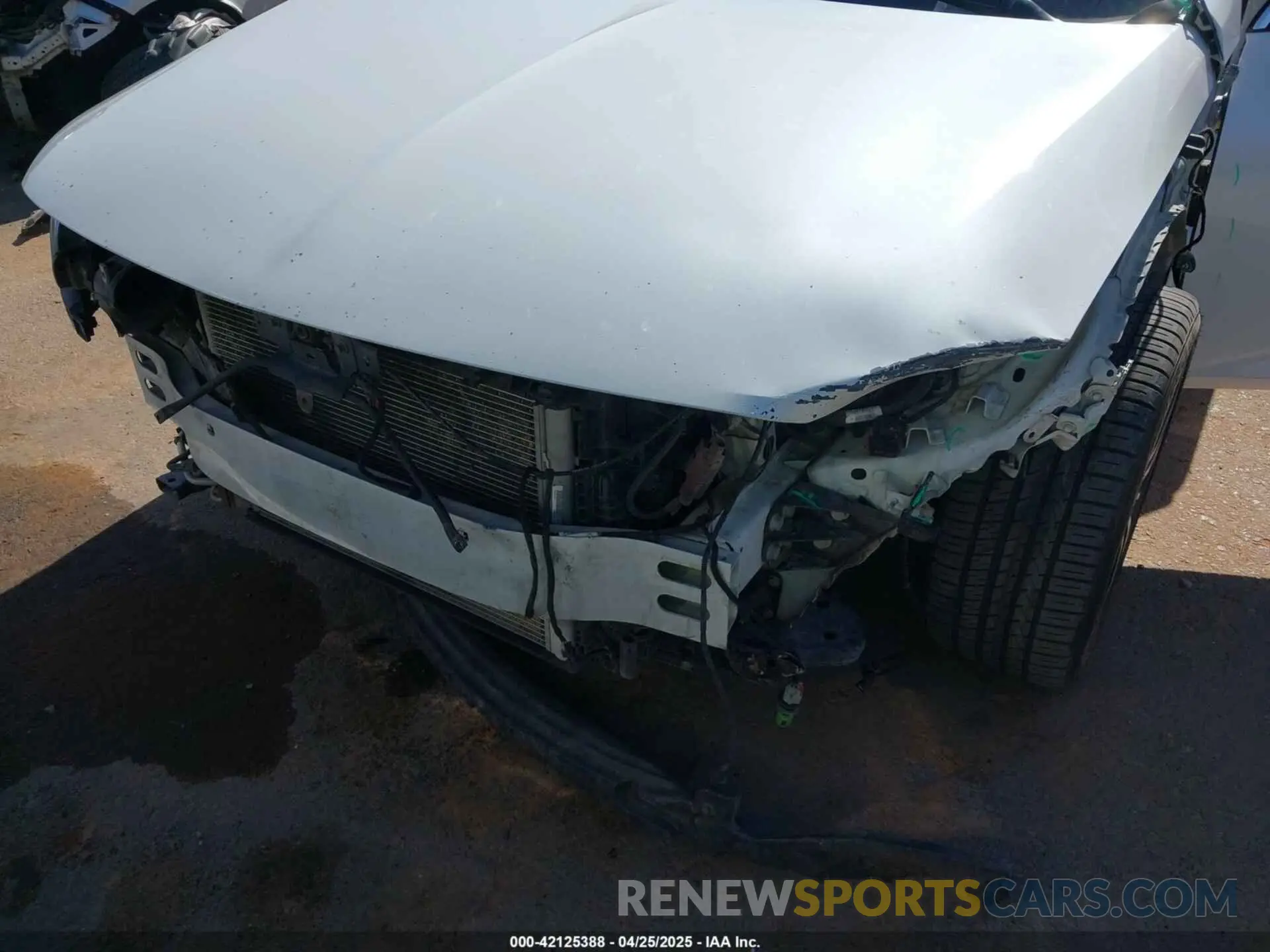 6 Photograph of a damaged car W04GP6SX5K1033588 BUICK REGAL SPORTBACK 2019