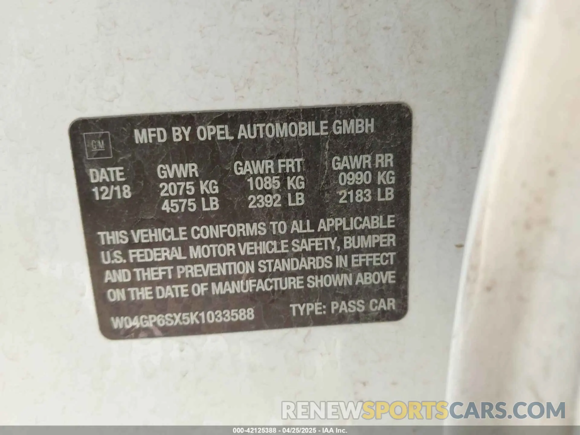 9 Photograph of a damaged car W04GP6SX5K1033588 BUICK REGAL SPORTBACK 2019