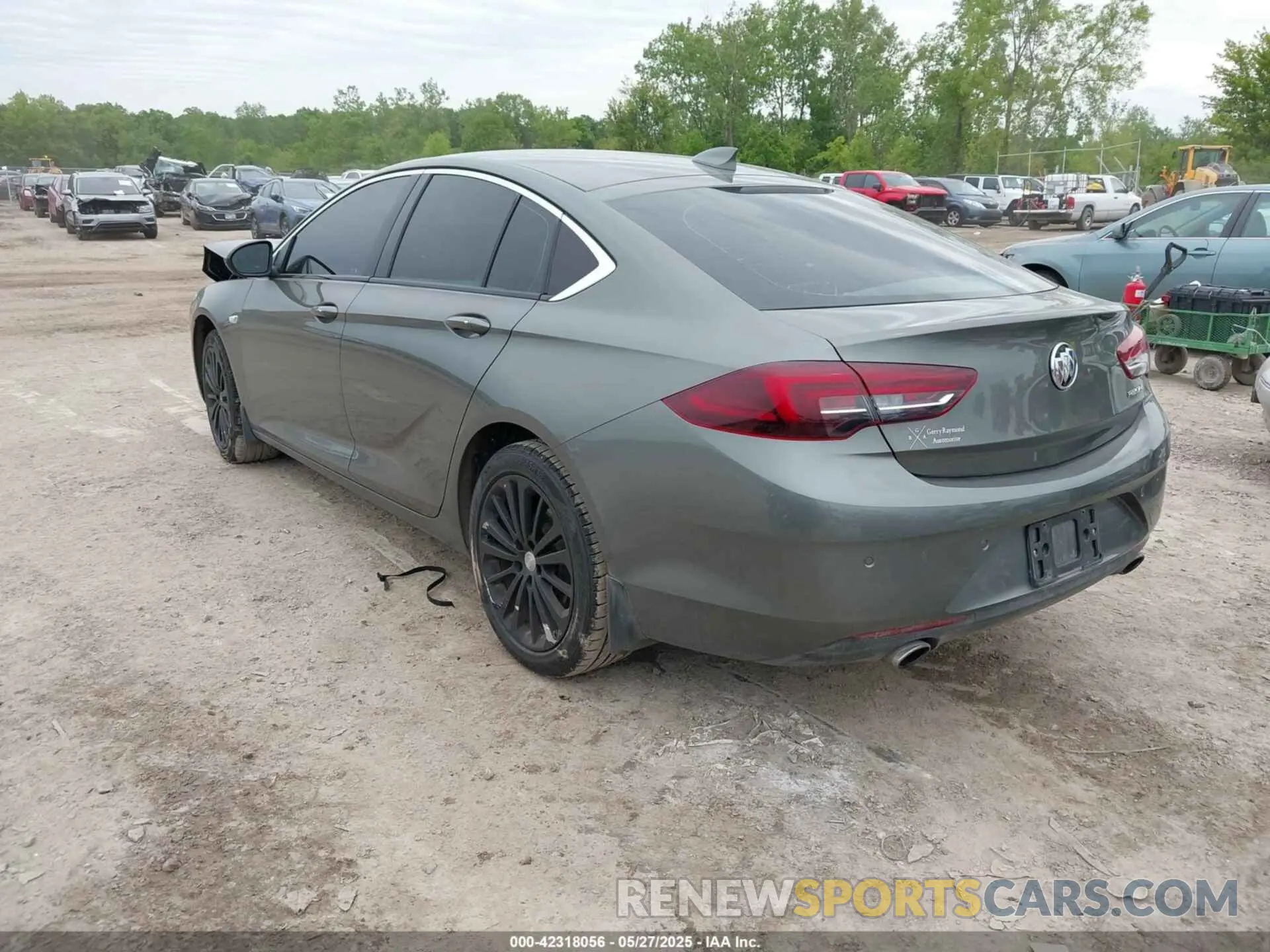 3 Photograph of a damaged car W04GP6SX6K1009087 BUICK REGAL SPORTBACK 2019