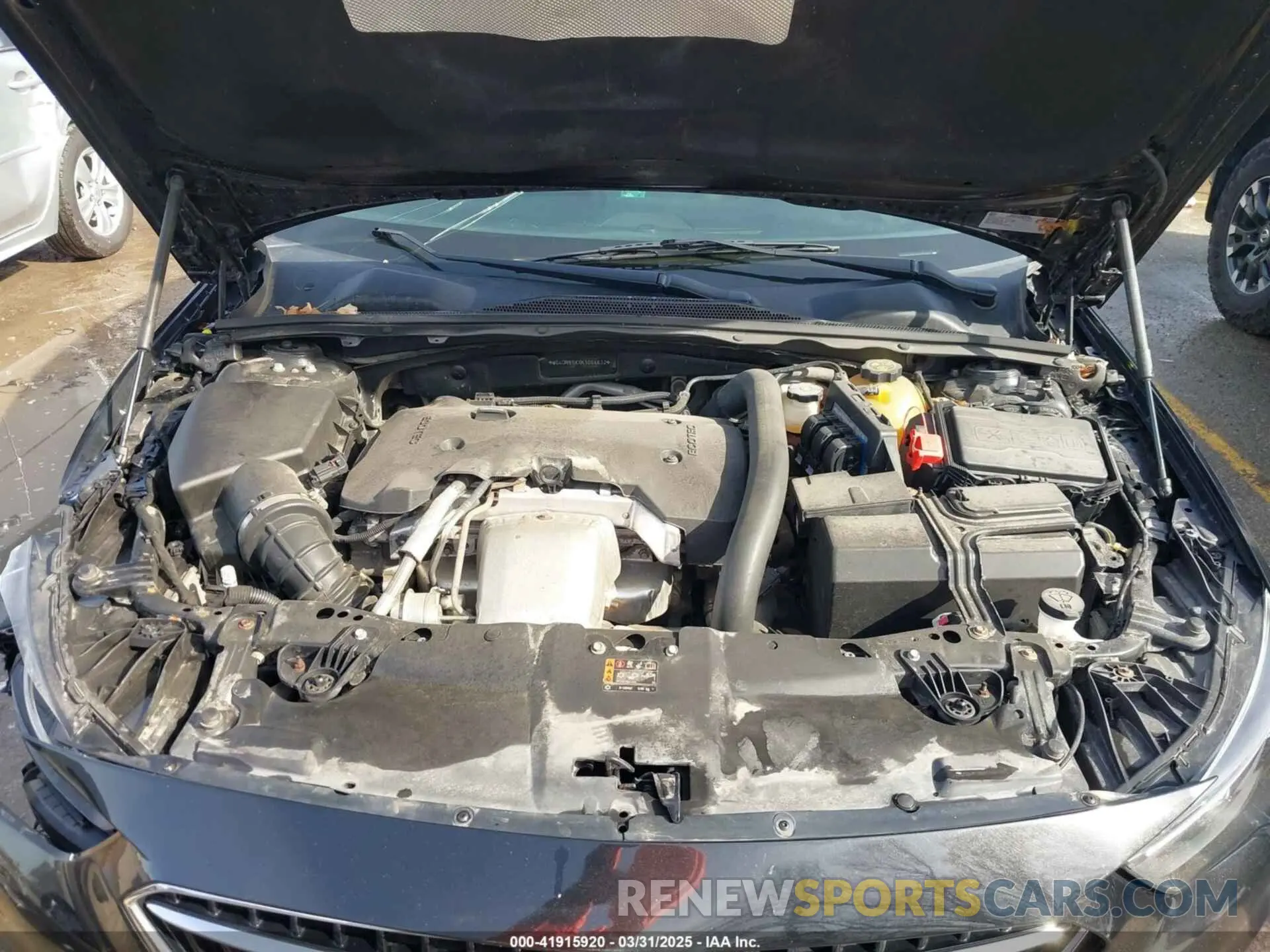 10 Photograph of a damaged car W04GR6SXXK1004632 BUICK REGAL SPORTBACK 2019