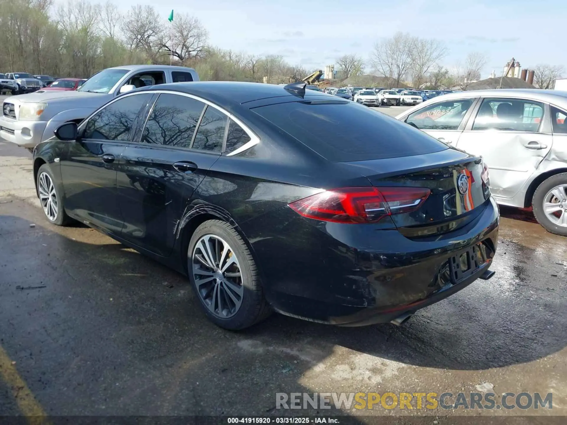 3 Photograph of a damaged car W04GR6SXXK1004632 BUICK REGAL SPORTBACK 2019
