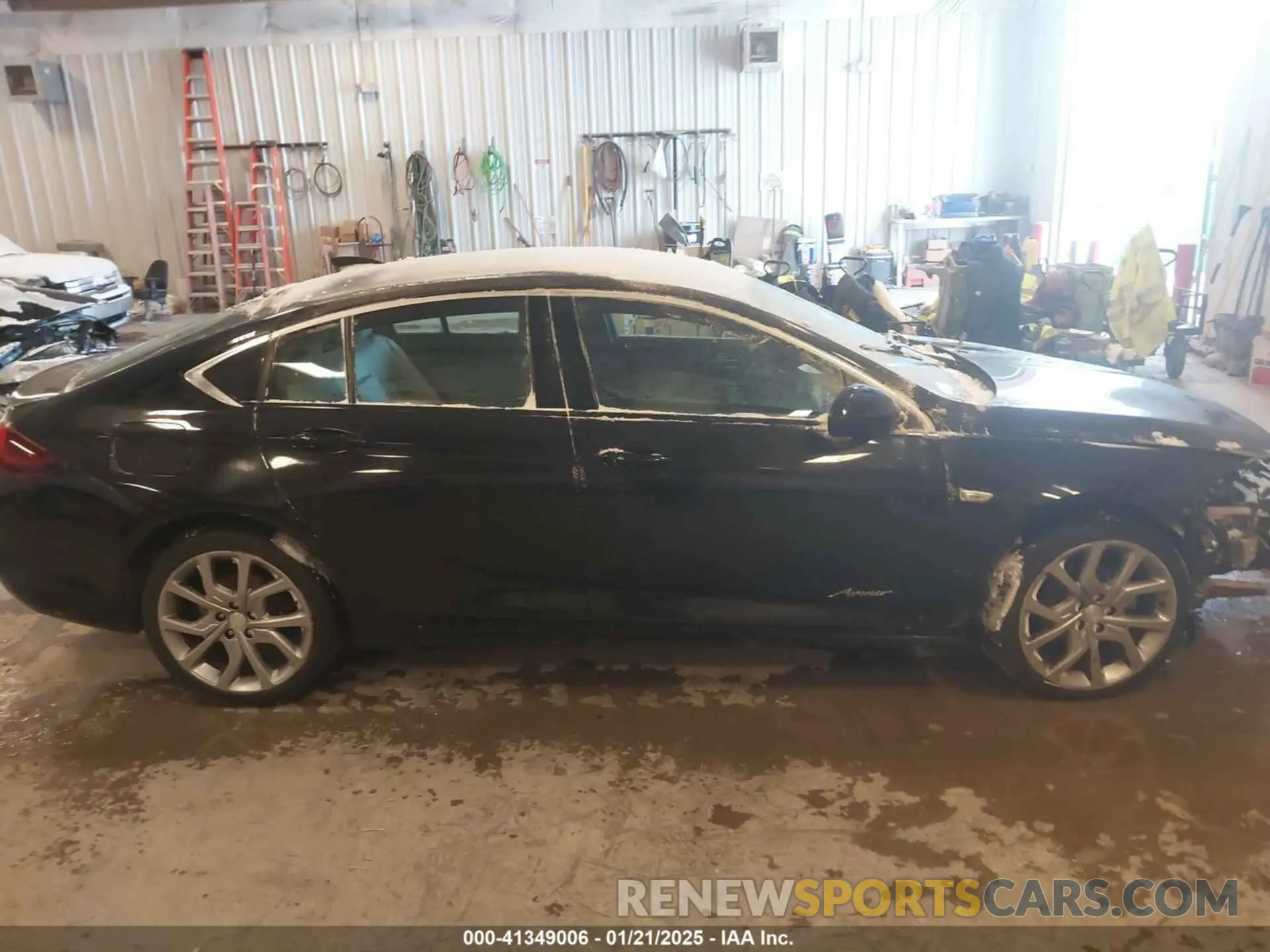 13 Photograph of a damaged car W04GW6SX0K1028253 BUICK REGAL SPORTBACK 2019
