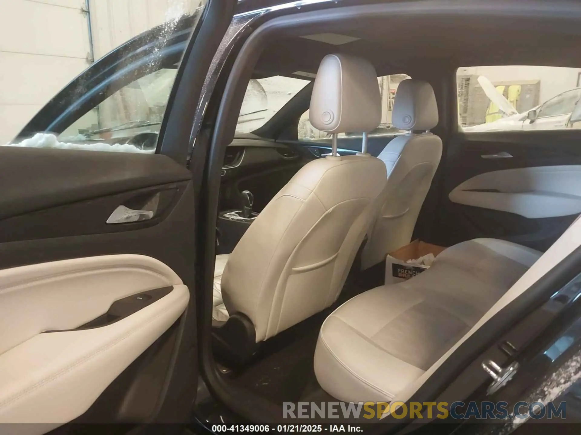 8 Photograph of a damaged car W04GW6SX0K1028253 BUICK REGAL SPORTBACK 2019