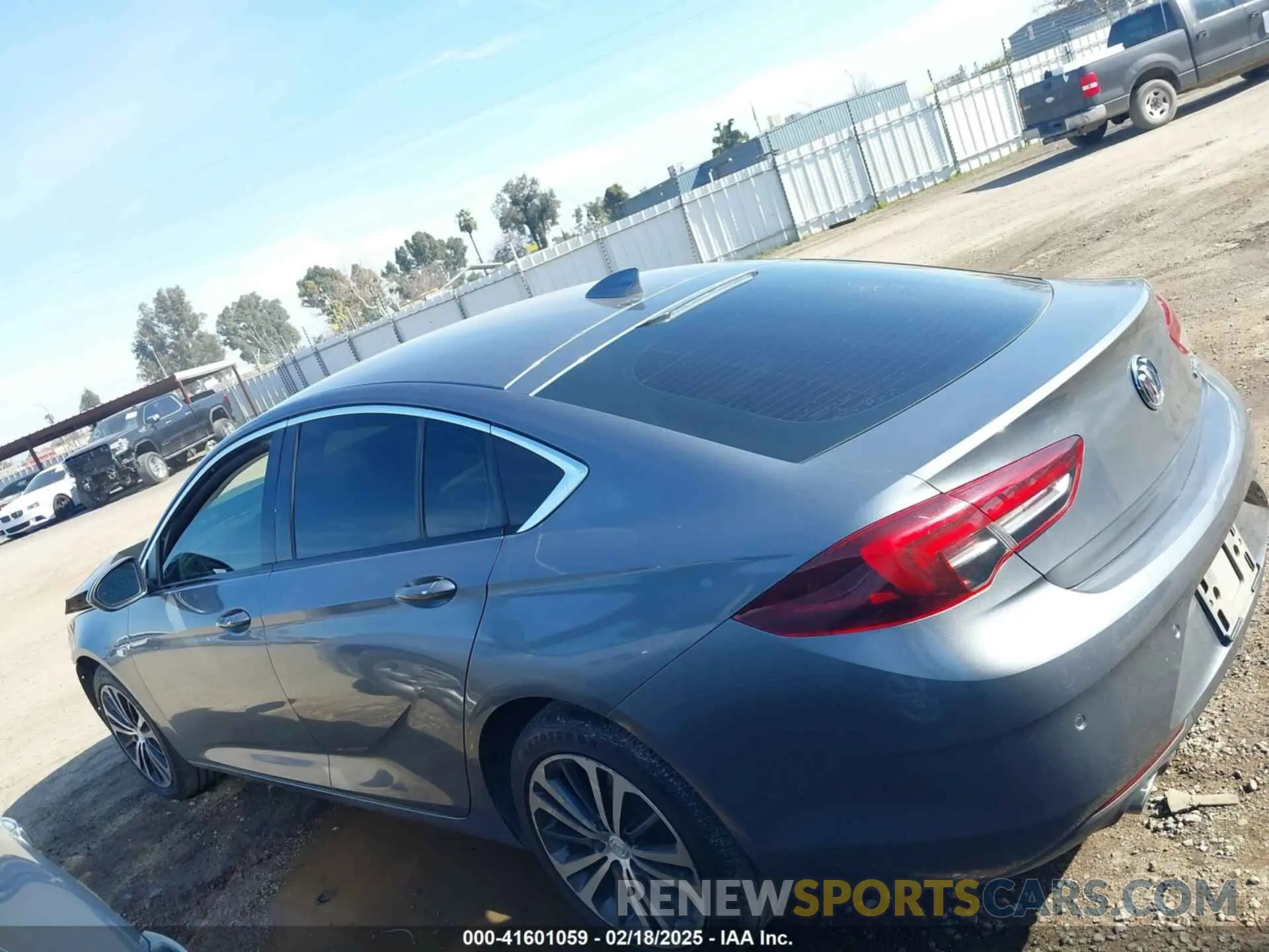 15 Photograph of a damaged car W04GP6SX1L1013744 BUICK REGAL SPORTBACK 2020