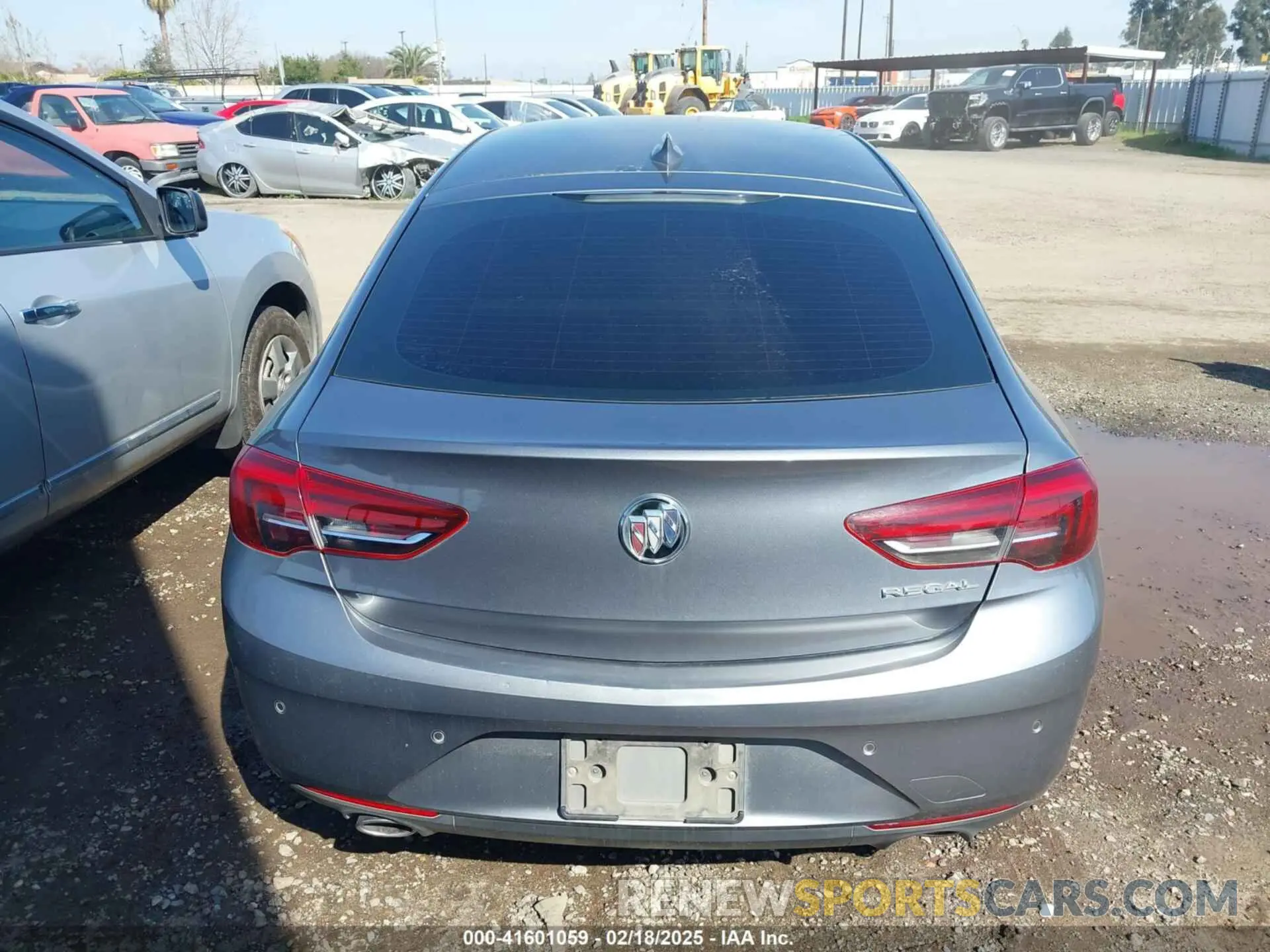 17 Photograph of a damaged car W04GP6SX1L1013744 BUICK REGAL SPORTBACK 2020