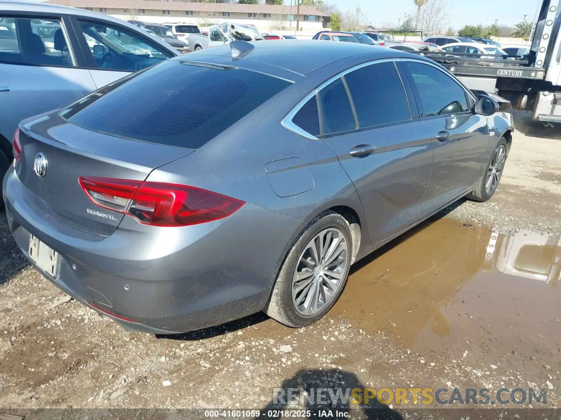 4 Photograph of a damaged car W04GP6SX1L1013744 BUICK REGAL SPORTBACK 2020