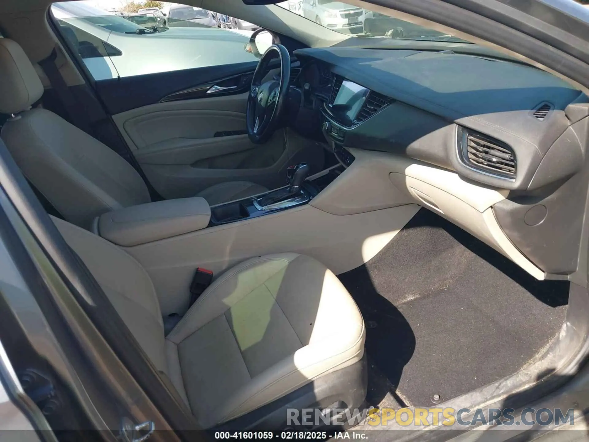 5 Photograph of a damaged car W04GP6SX1L1013744 BUICK REGAL SPORTBACK 2020