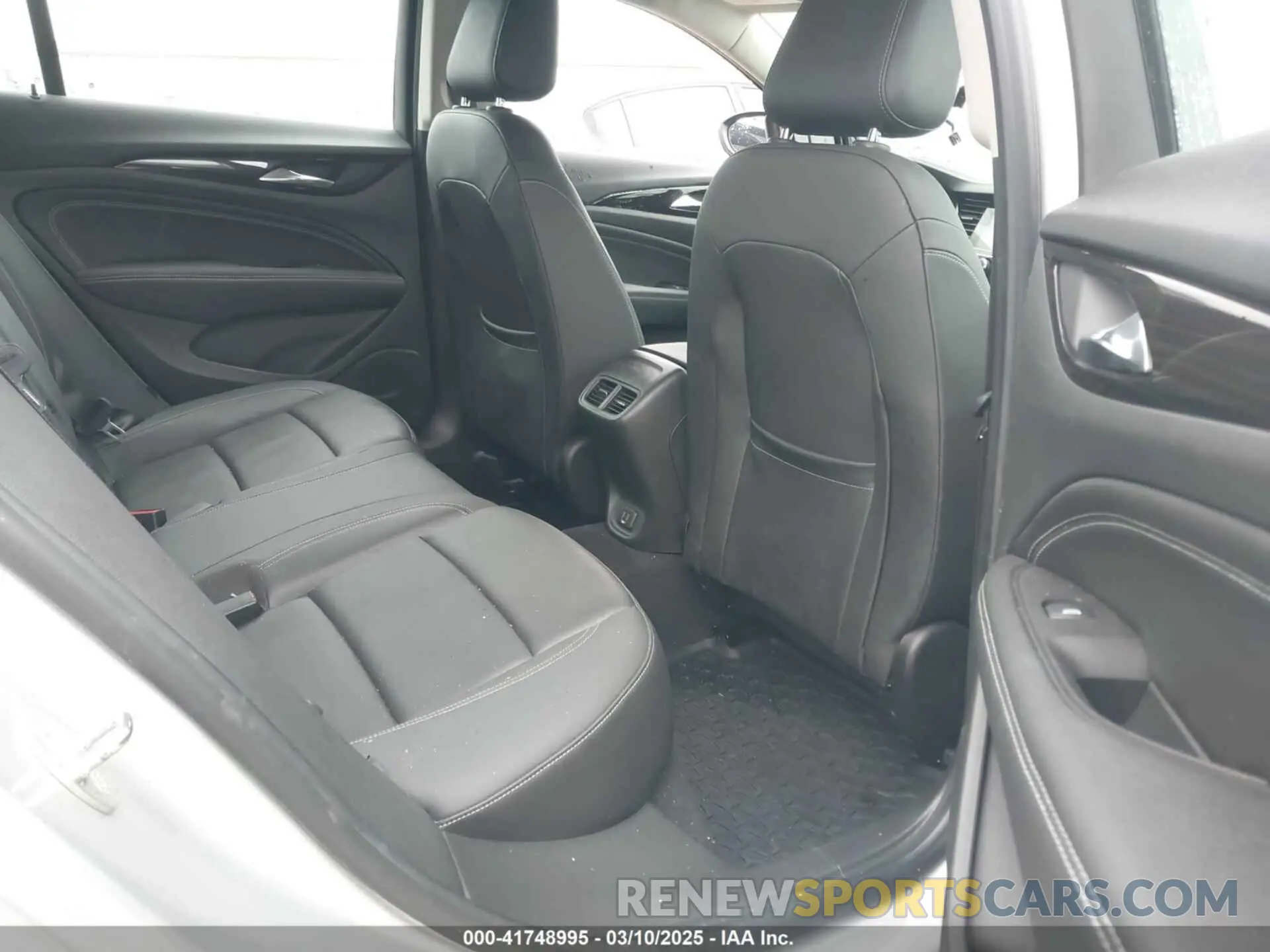 8 Photograph of a damaged car W04GP6SX4L1006657 BUICK REGAL SPORTBACK 2020