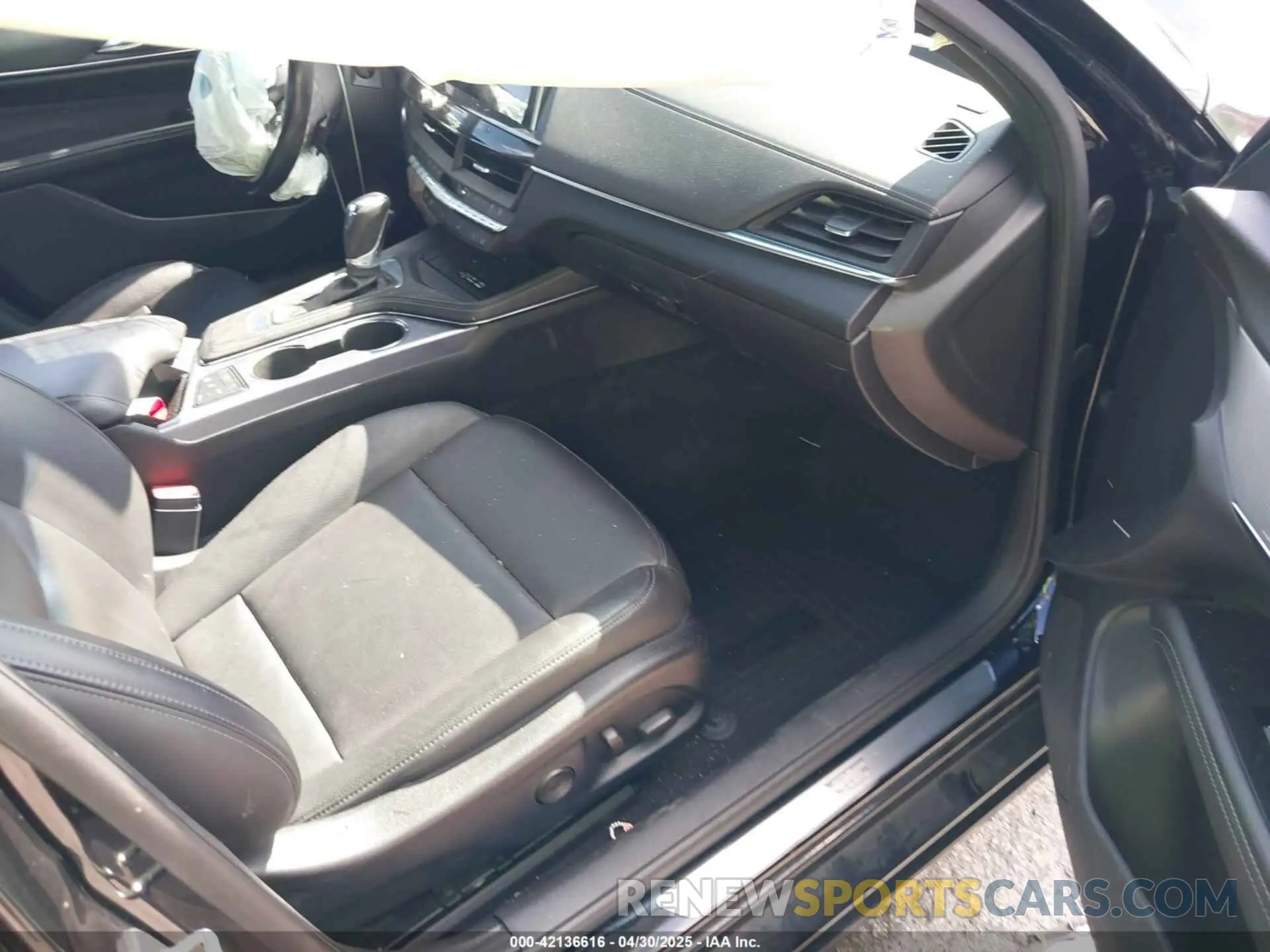 5 Photograph of a damaged car 1G6DB5RK1L0153166 CADILLAC CT4 2020