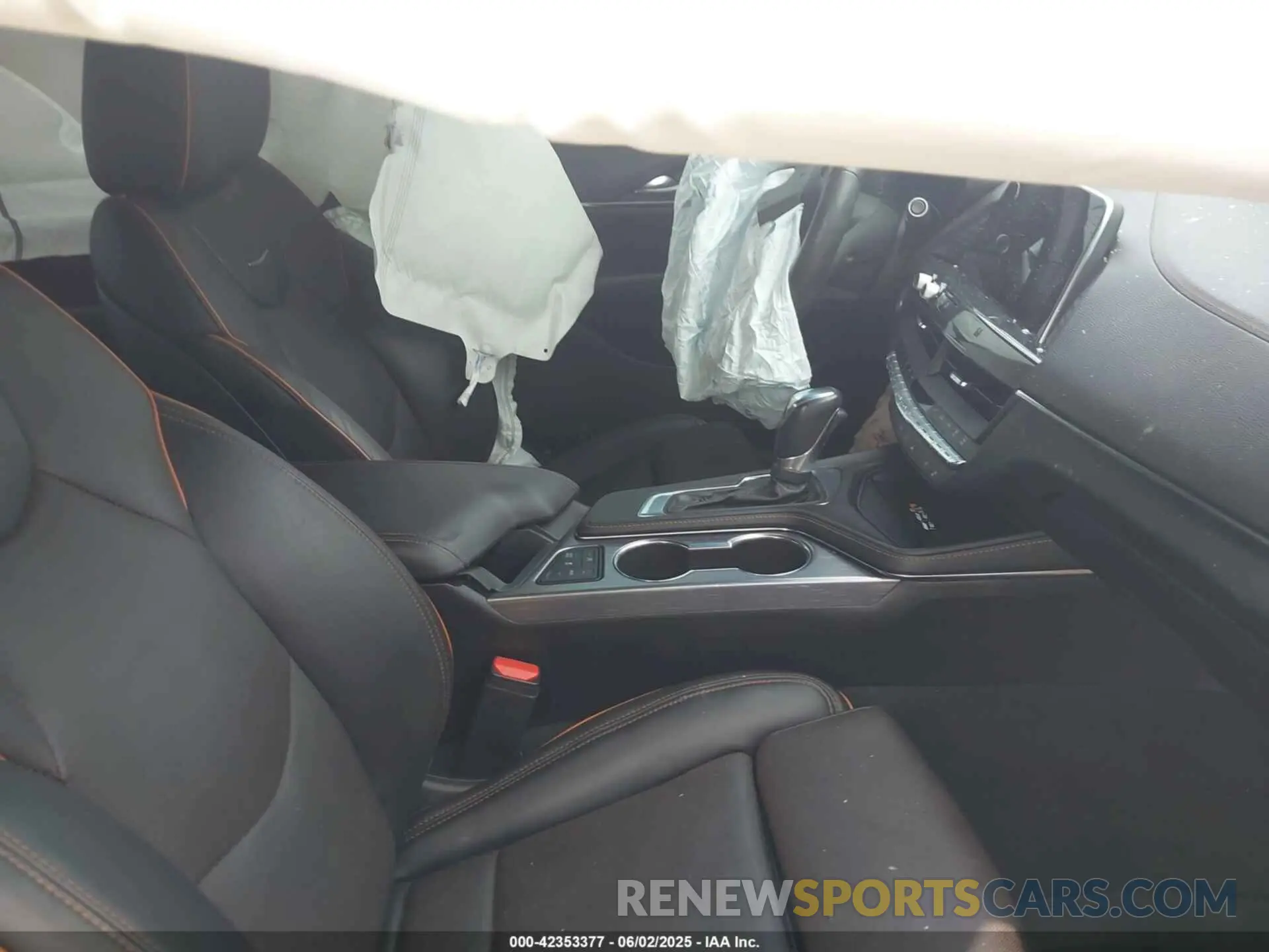 5 Photograph of a damaged car 1G6DC5RK3M0134763 CADILLAC CT4 2021