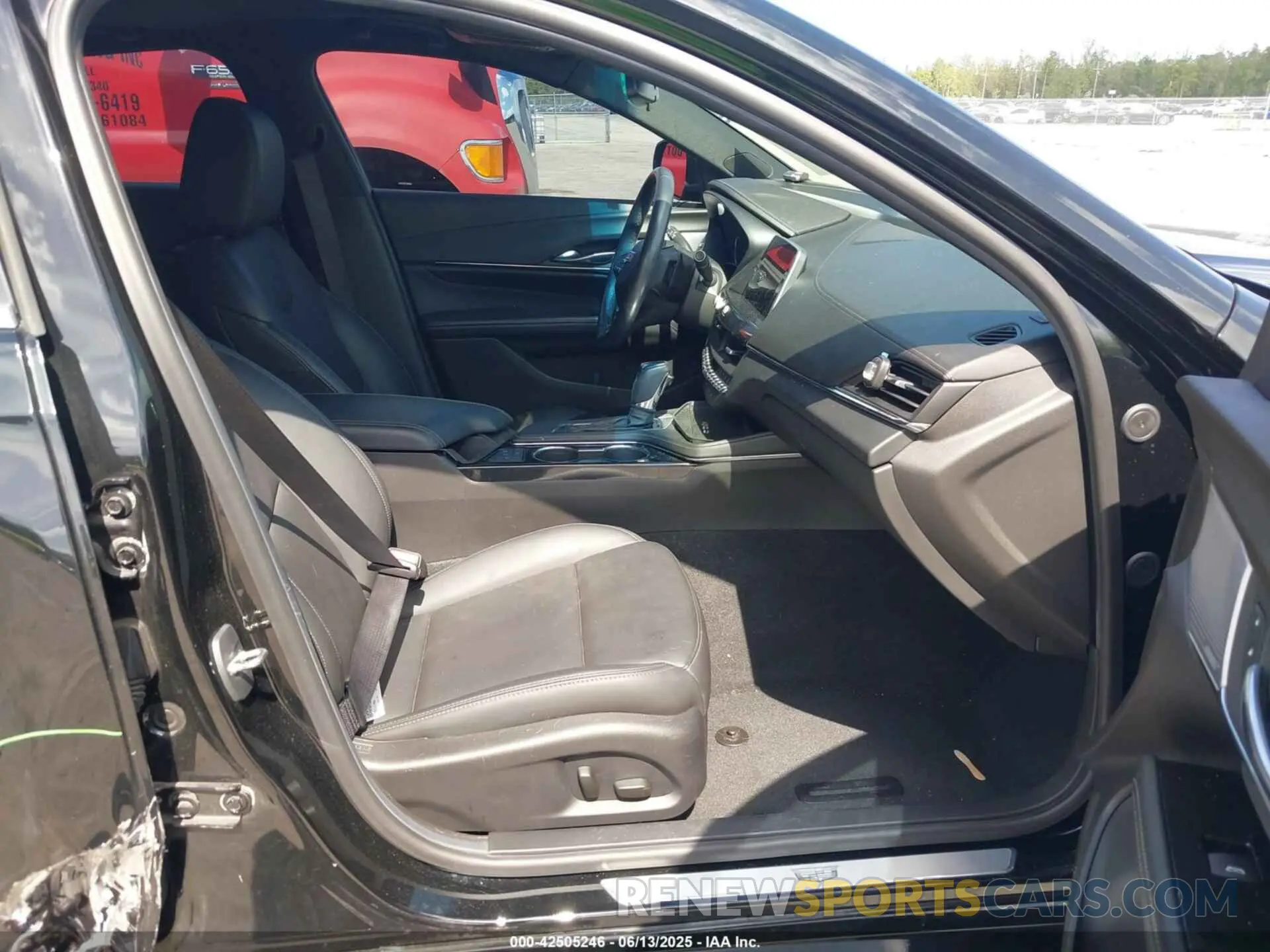 5 Photograph of a damaged car 1G6DJ5RK1N0137152 CADILLAC CT4 2022