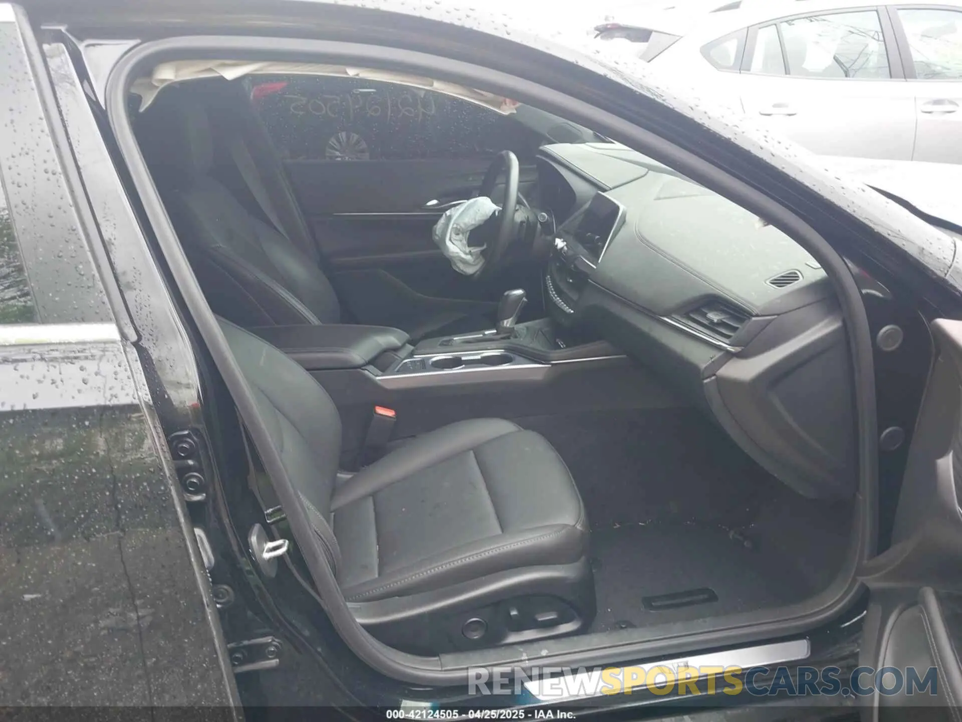 5 Photograph of a damaged car 1G6DF5RK5P0109147 CADILLAC CT4 2023