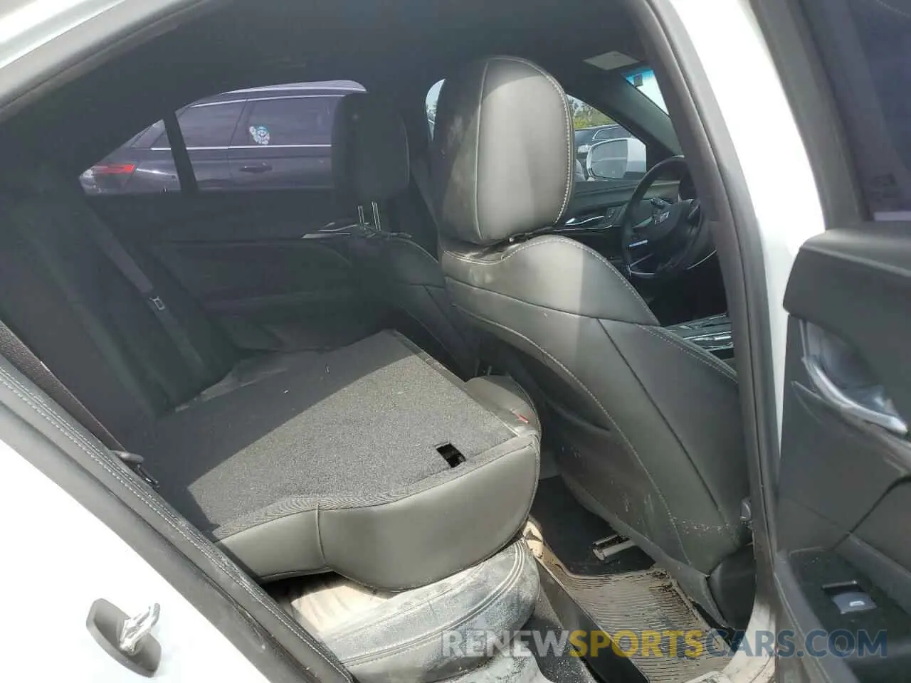 11 Photograph of a damaged car 1G6DA5RK7R0125027 CADILLAC CT4 2024