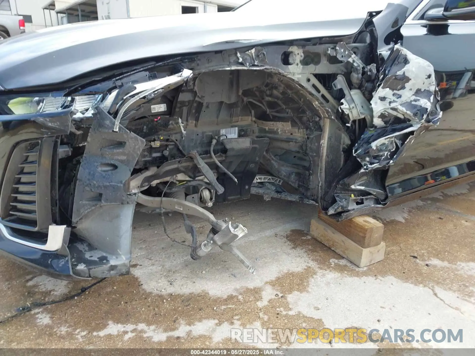 6 Photograph of a damaged car 1G6DN5RW6L0149883 CADILLAC CT5 2020