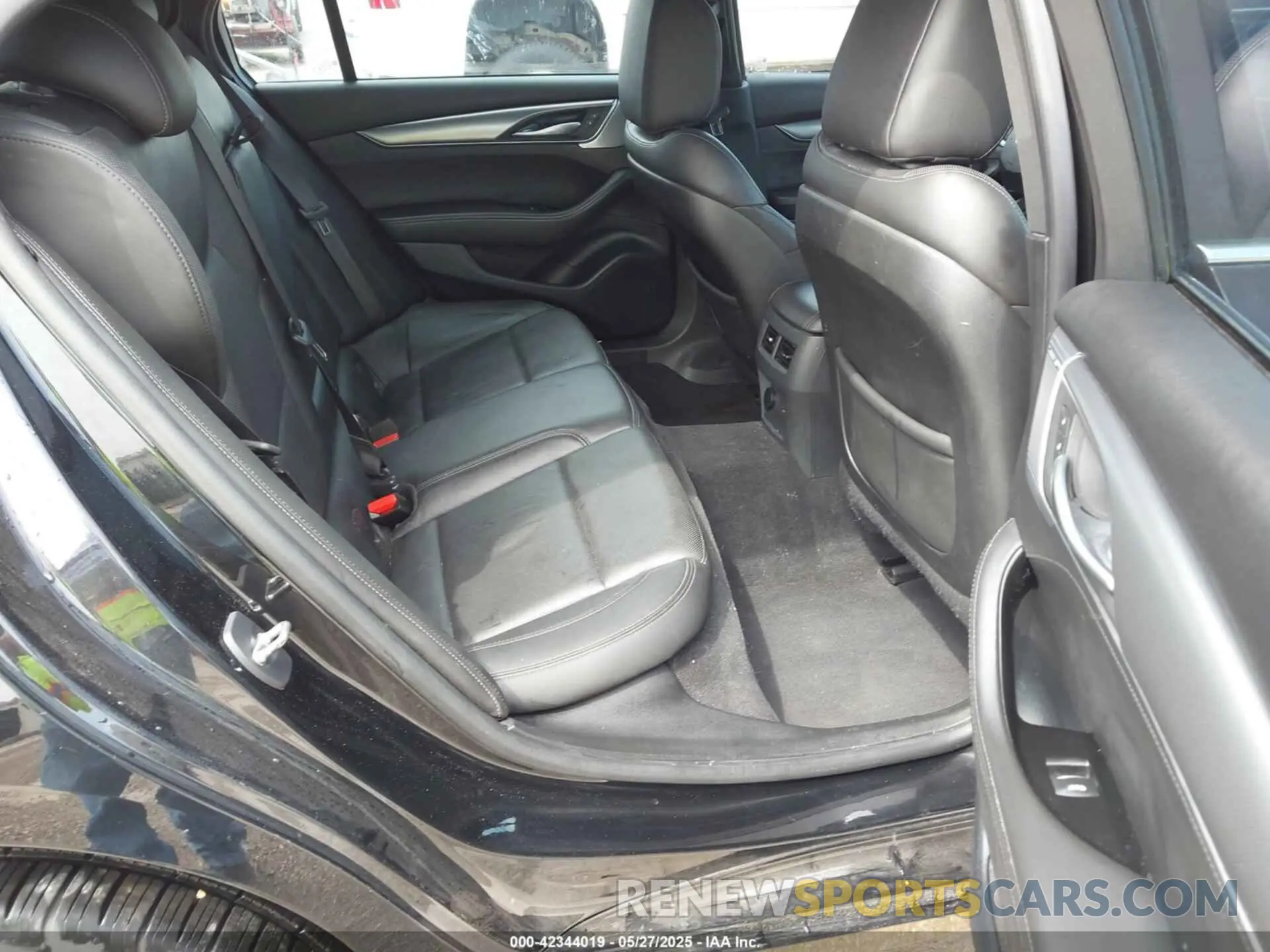 8 Photograph of a damaged car 1G6DN5RW6L0149883 CADILLAC CT5 2020