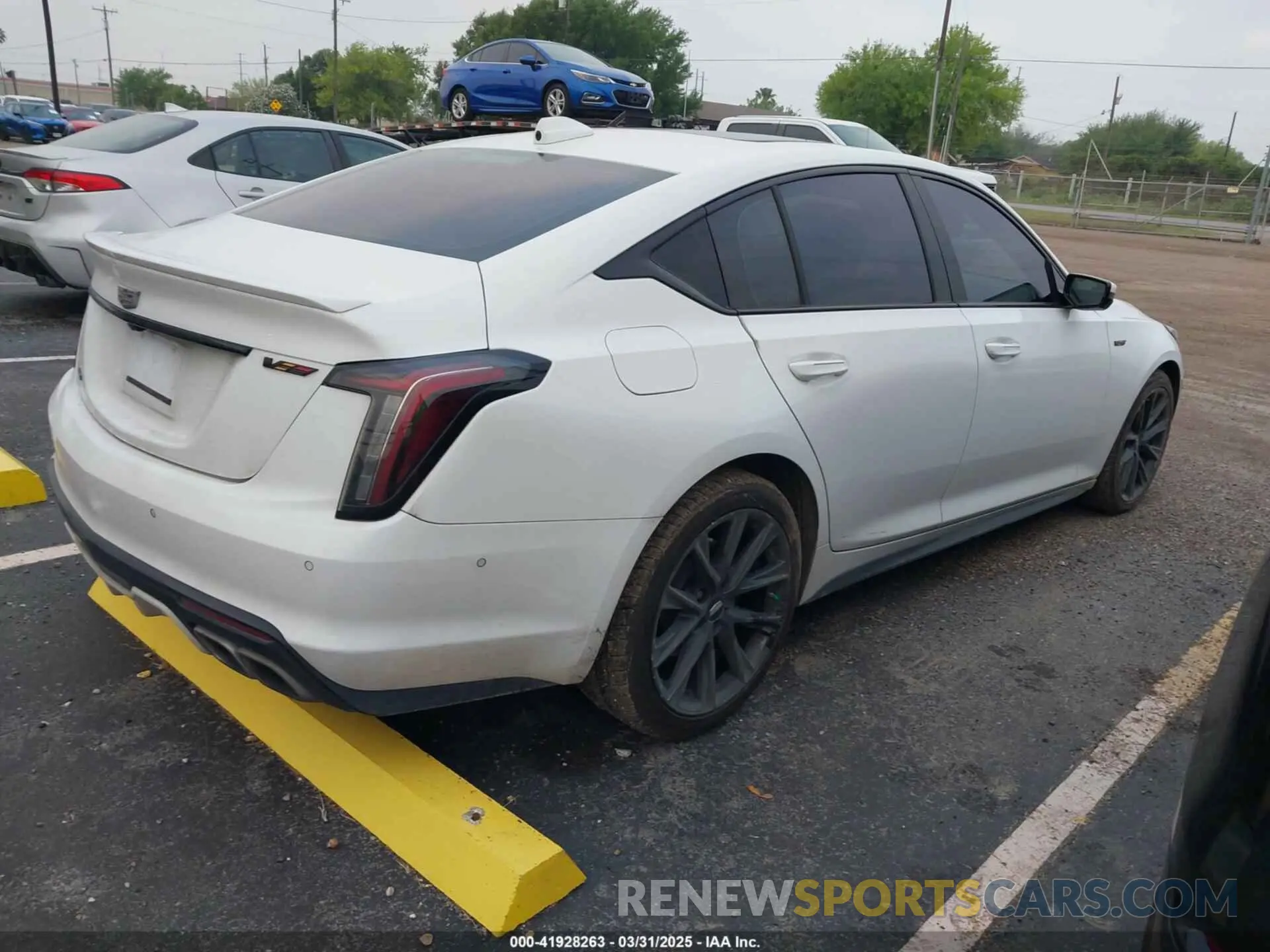 4 Photograph of a damaged car 1G6DV5RW2M0128157 CADILLAC CT5 2021