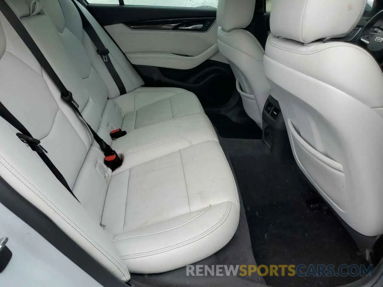 10 Photograph of a damaged car 1G6D15RW4N0120154 CADILLAC CT5 2022