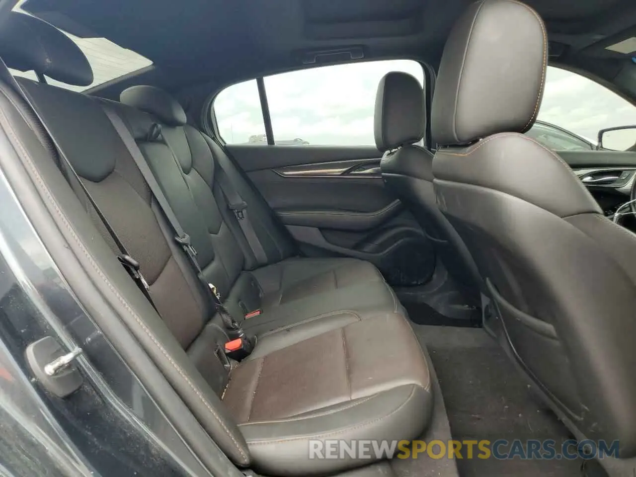 10 Photograph of a damaged car 1G6DU5RK3N0136141 CADILLAC CT5 2022