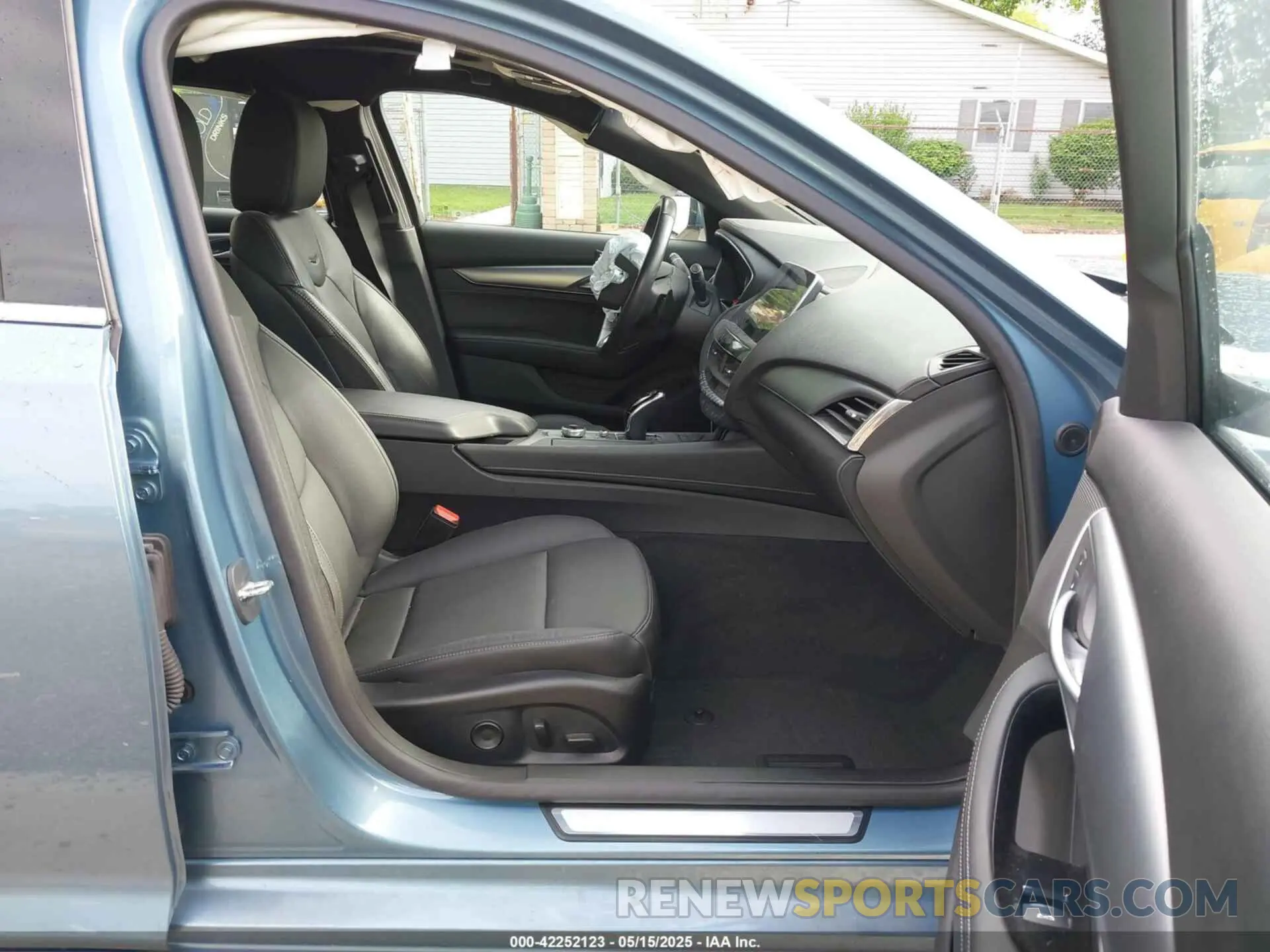 5 Photograph of a damaged car 1G6DS5RKXP0151504 CADILLAC CT5 2023