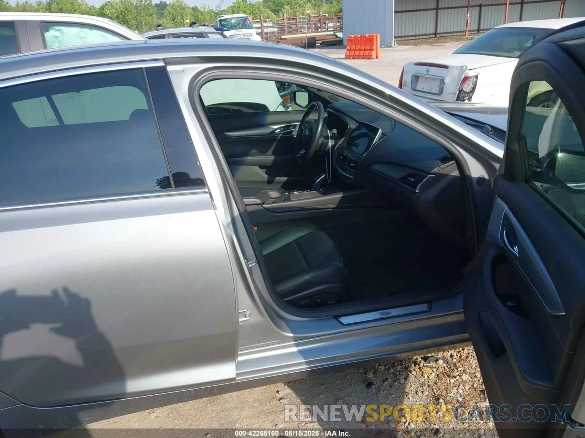 5 Photograph of a damaged car 1G6DS5RW5P0110376 CADILLAC CT5 2023