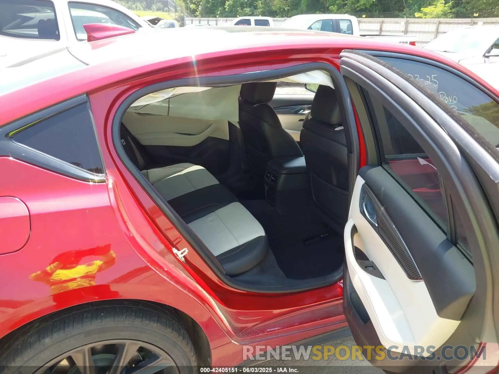 8 Photograph of a damaged car 1G6DU5RK3P0137163 CADILLAC CT5 2023