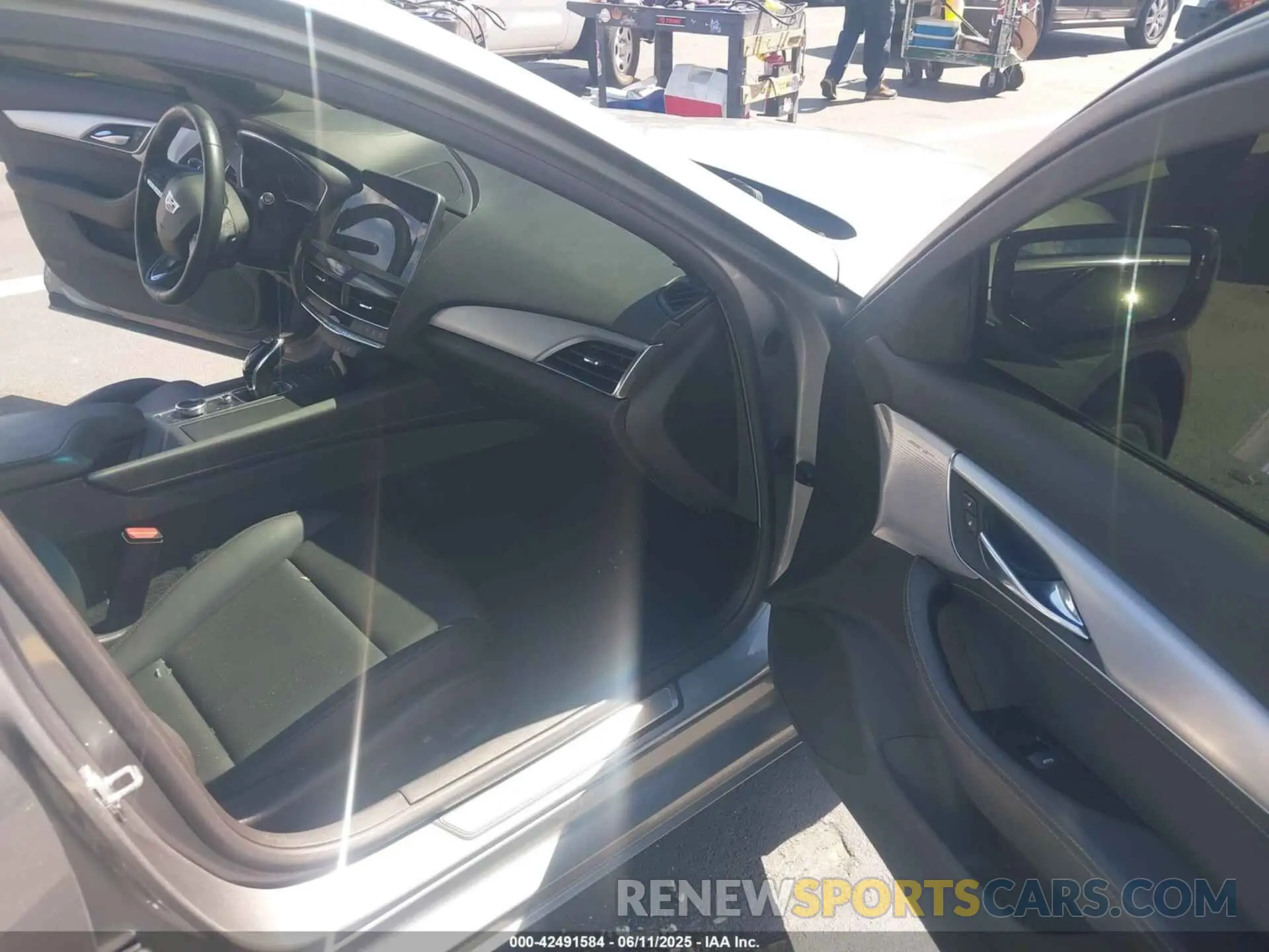 5 Photograph of a damaged car 1G6DW5RK3P0106764 CADILLAC CT5 2023