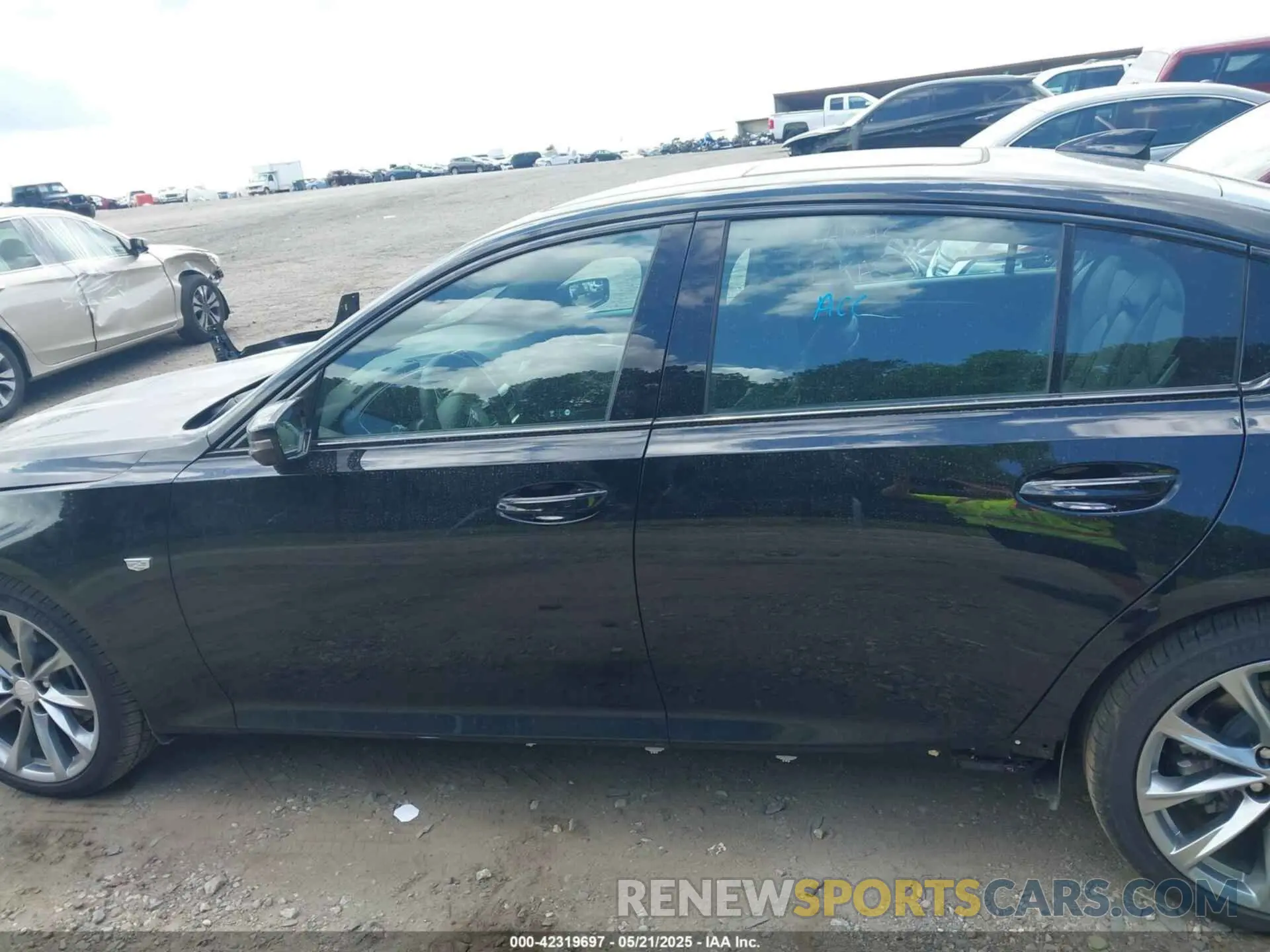 15 Photograph of a damaged car 1G6DP5RK3R0127081 CADILLAC CT5 2024