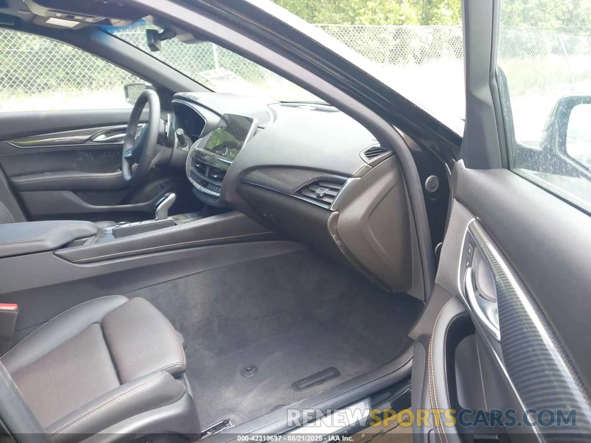 5 Photograph of a damaged car 1G6DP5RK3R0127081 CADILLAC CT5 2024