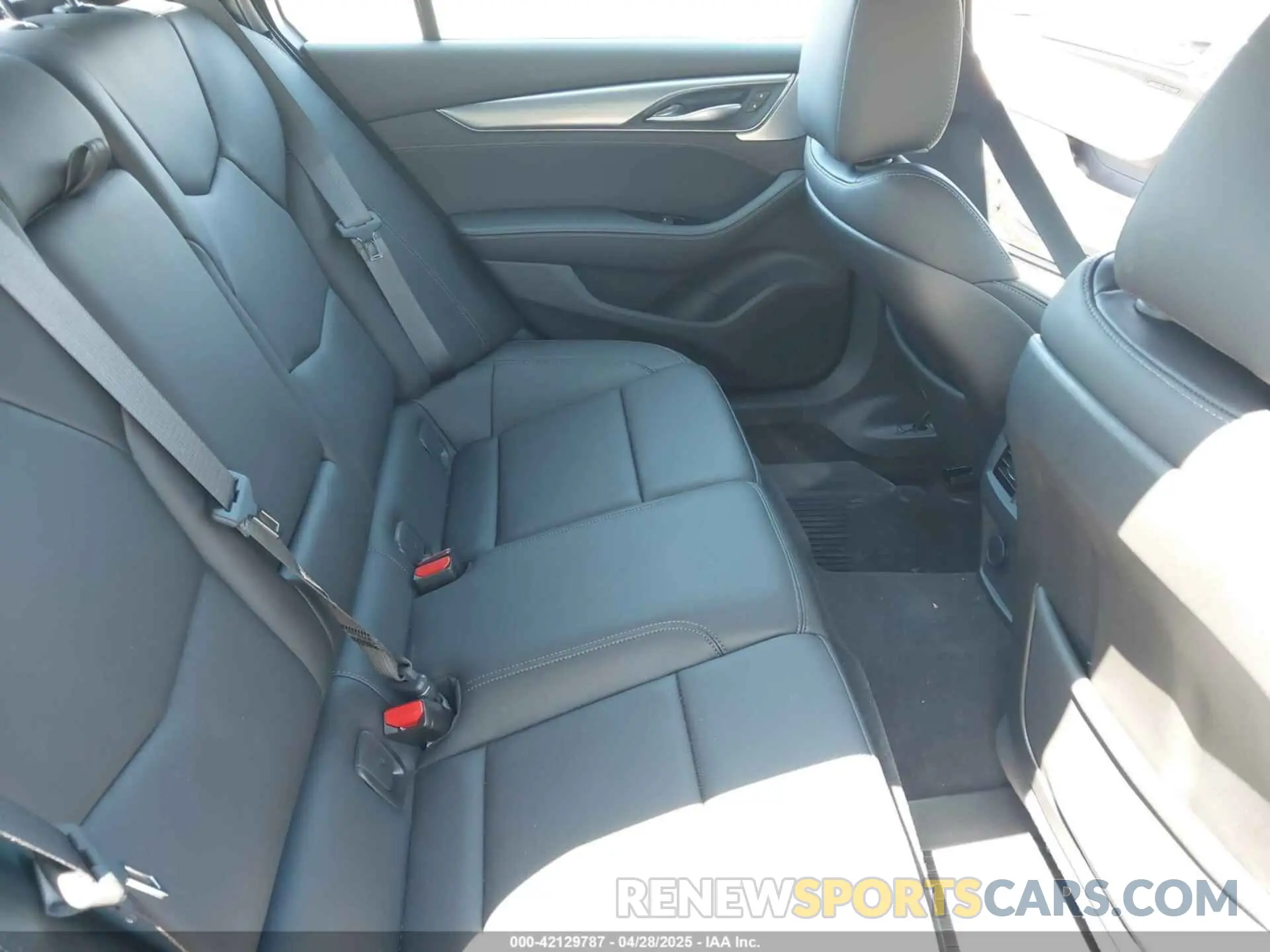 8 Photograph of a damaged car 1G6DT5RK2R0131439 CADILLAC CT5 2024