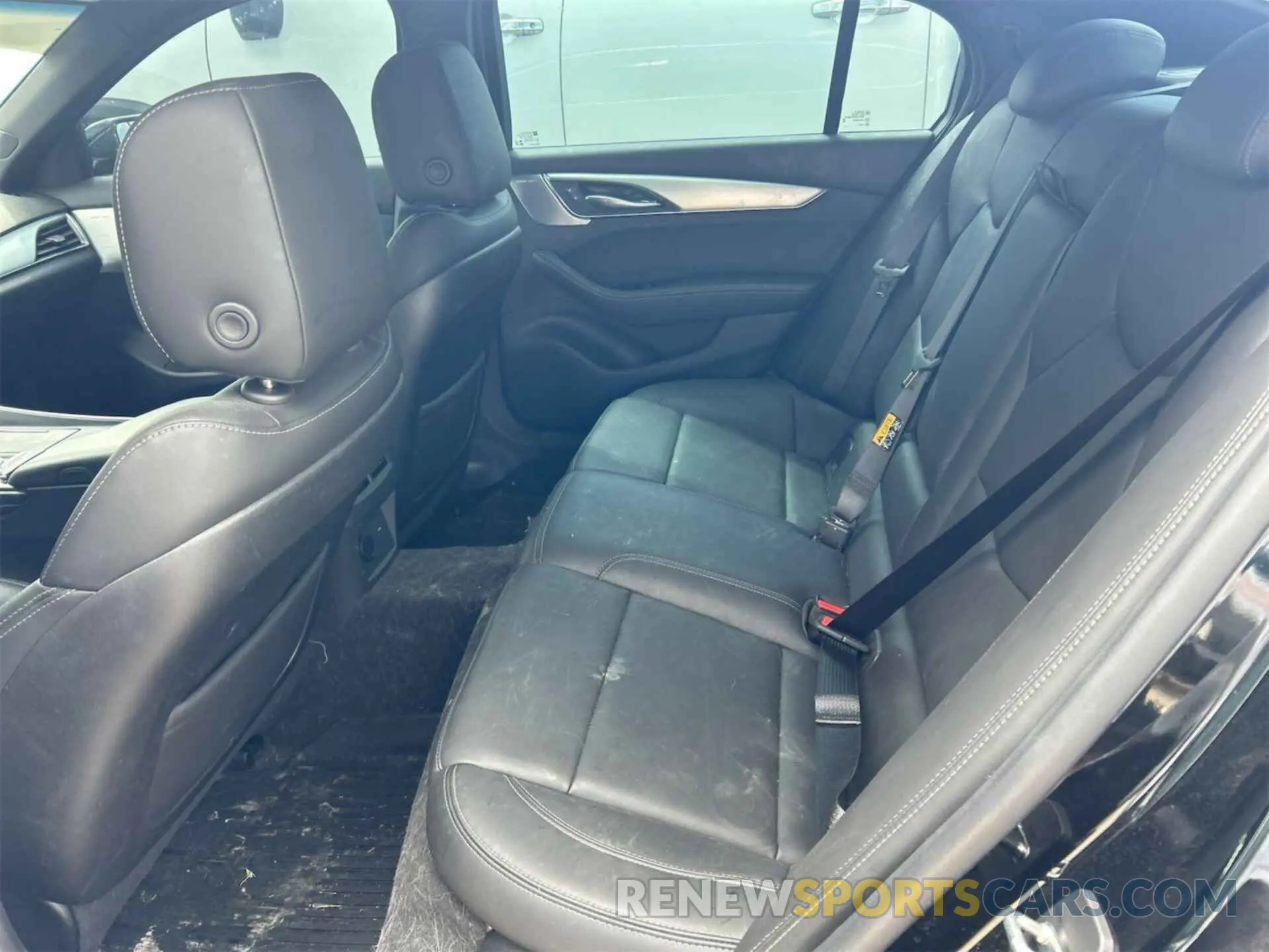 3 Photograph of a damaged car 1G6DX5RK6R0128581 CADILLAC CT5 2024