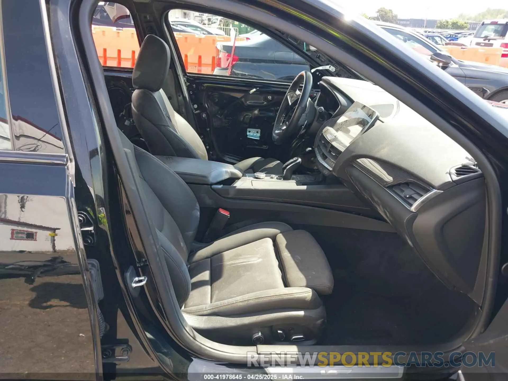 5 Photograph of a damaged car 1G6DV5RW7P0126232 CADILLAC CT5-V 2023