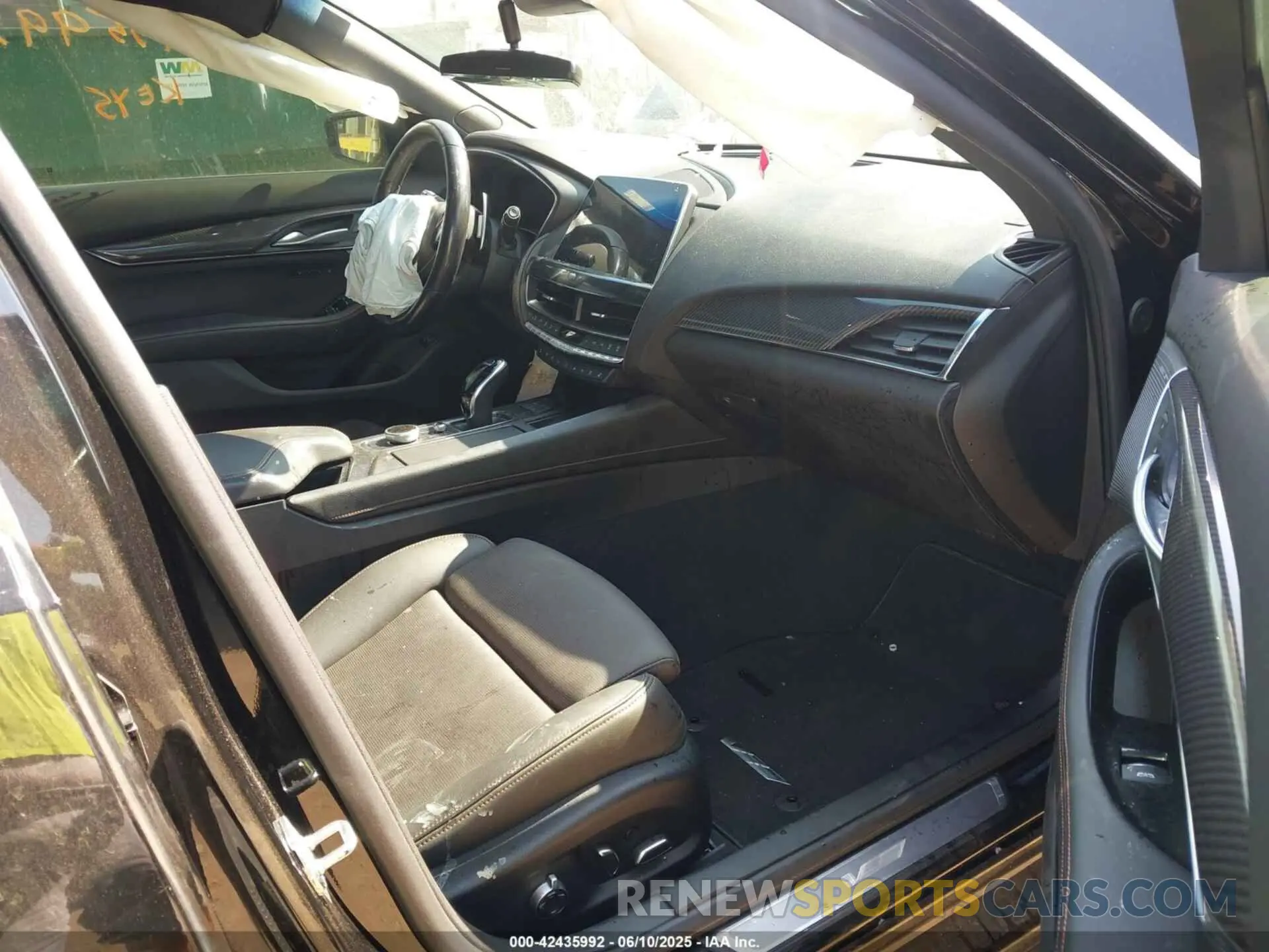 5 Photograph of a damaged car 1G6DV5RWXP0119131 CADILLAC CT5-V 2023