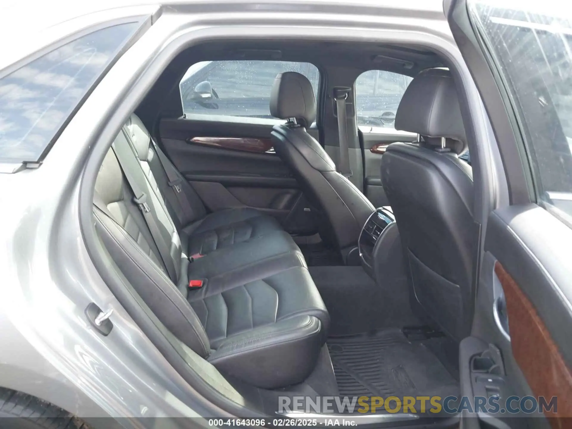 8 Photograph of a damaged car 1G6KB5RS6KU117472 CADILLAC CT6 2019