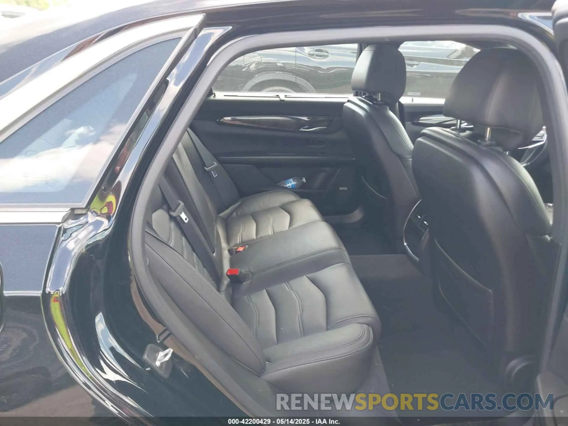 8 Photograph of a damaged car 1G6KD5RS3KU123885 CADILLAC CT6 2019