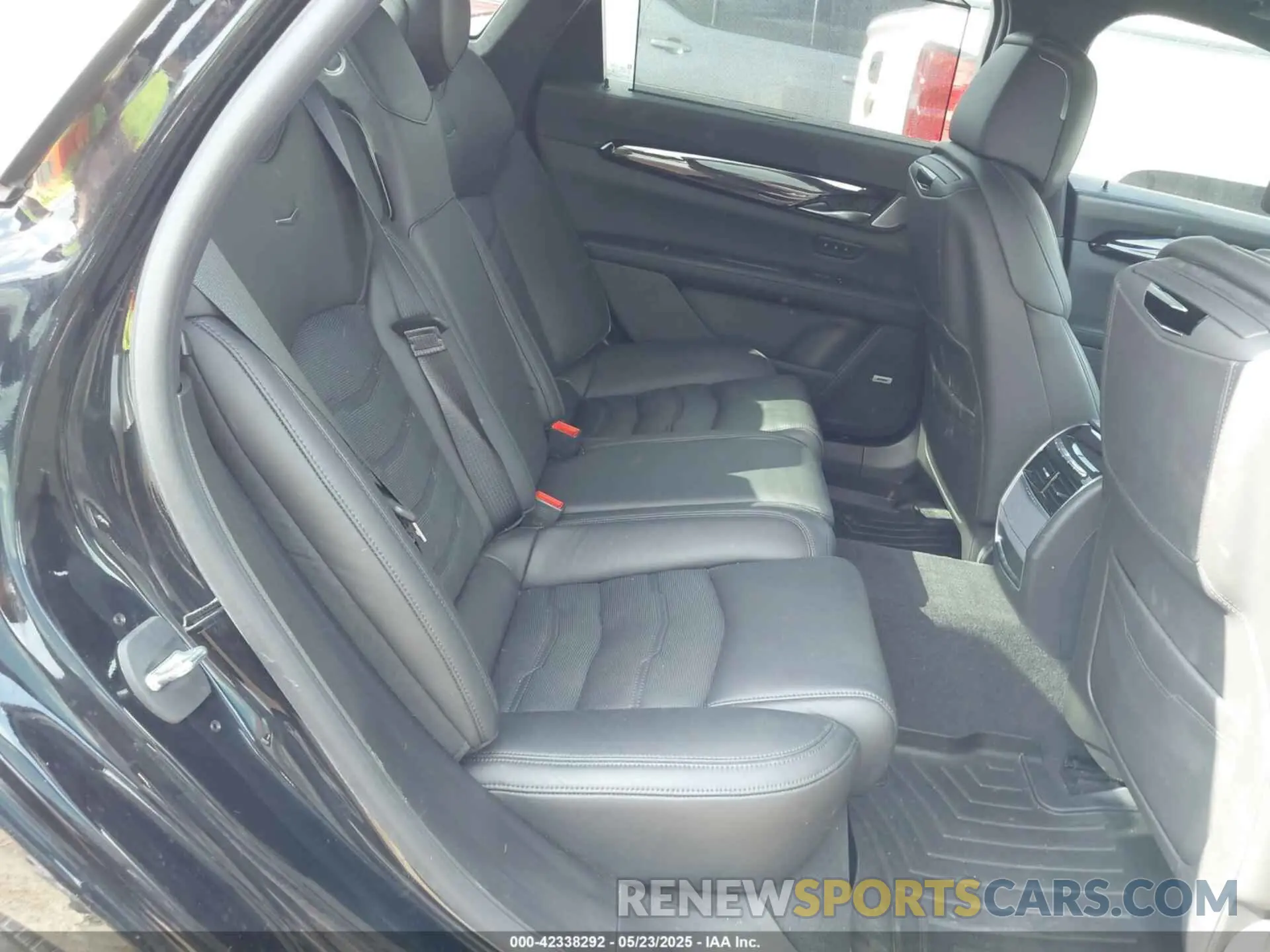 8 Photograph of a damaged car 1G6KT5R67KU129517 CADILLAC CT6 2019
